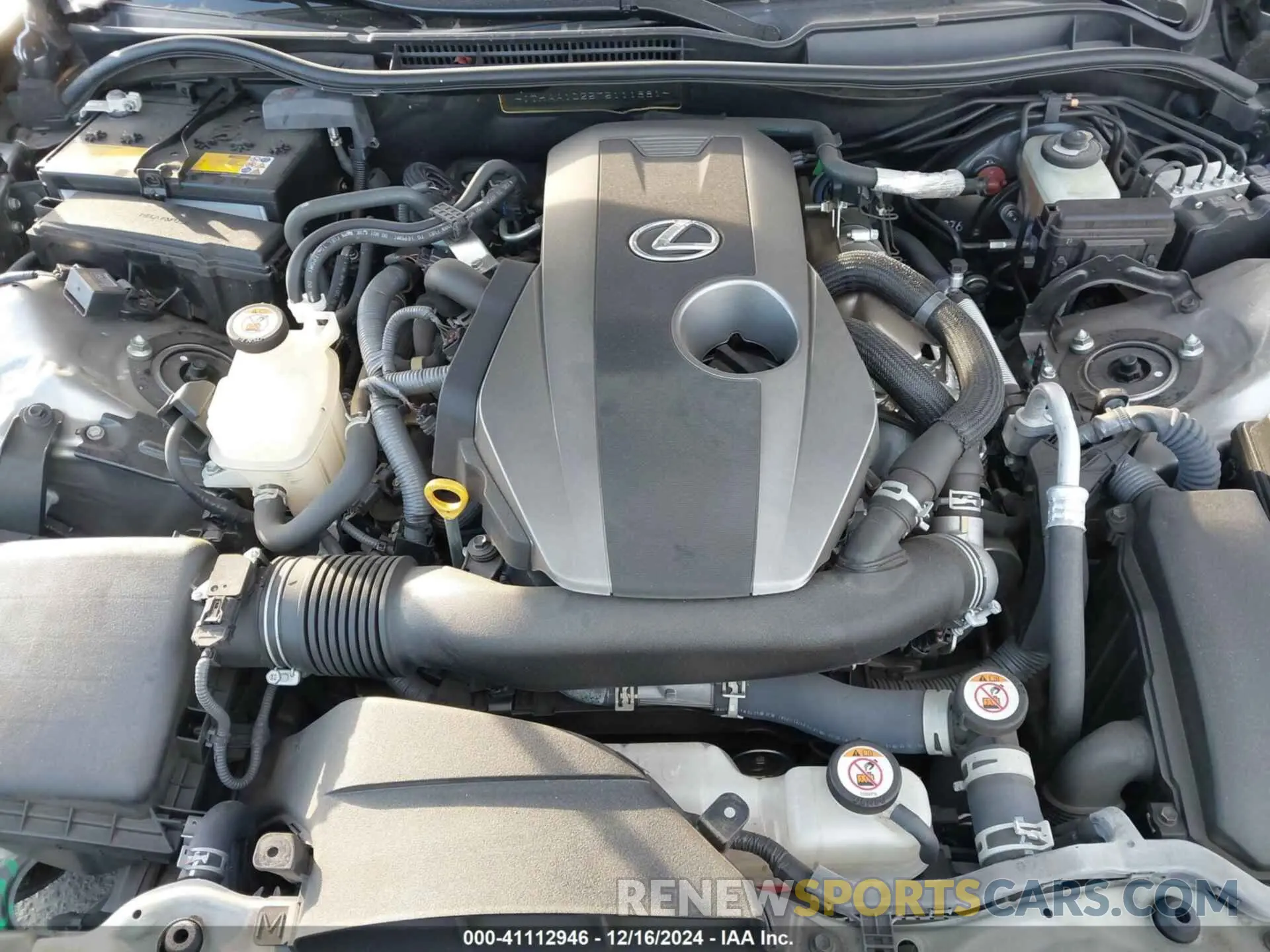 10 fotografías del automóvil dañado JTHAA1D25M5111881 LEXUS IS 300 2021