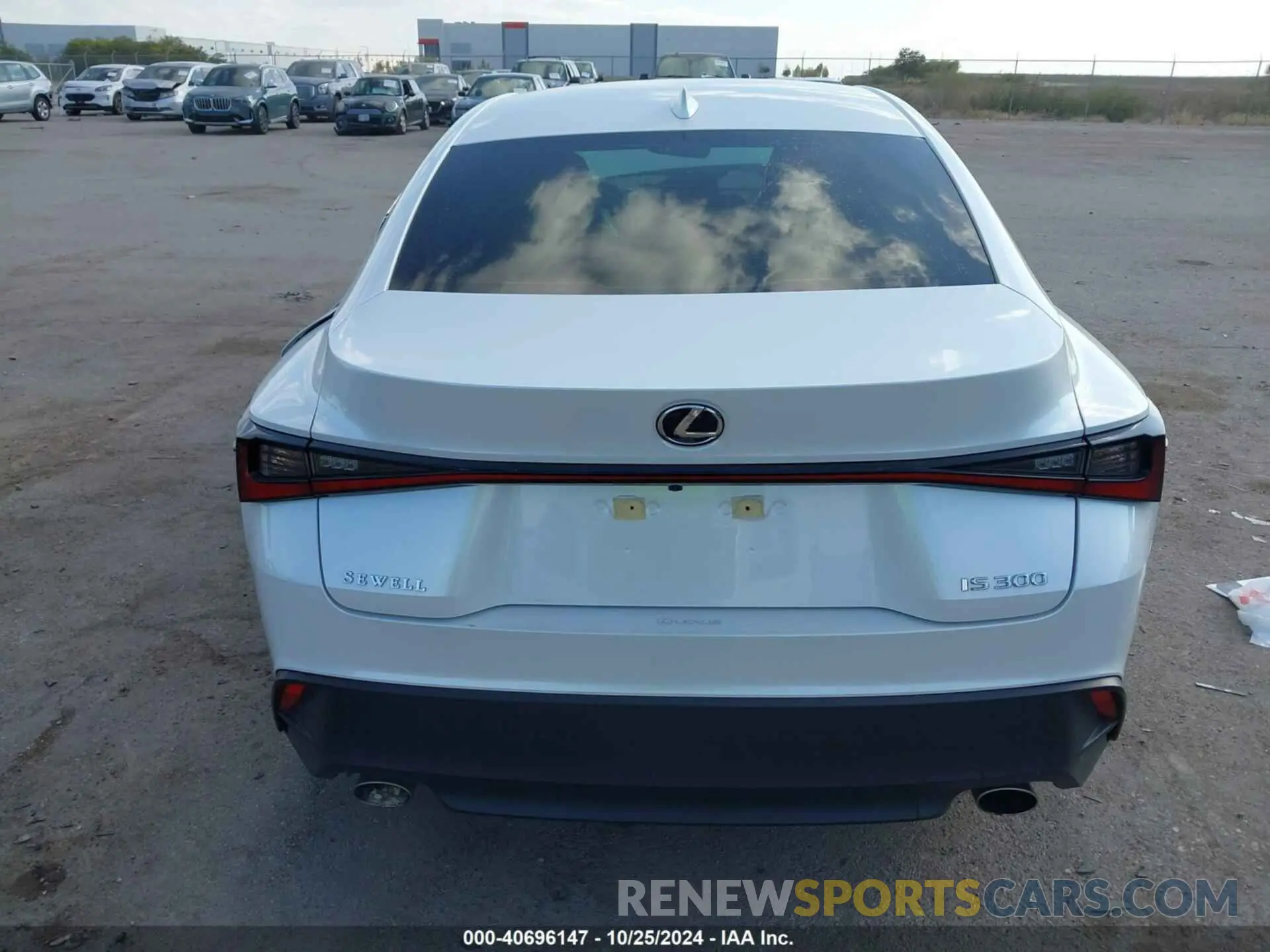 16 fotografías del automóvil dañado JTHAA1D26M5111470 LEXUS IS 300 2021
