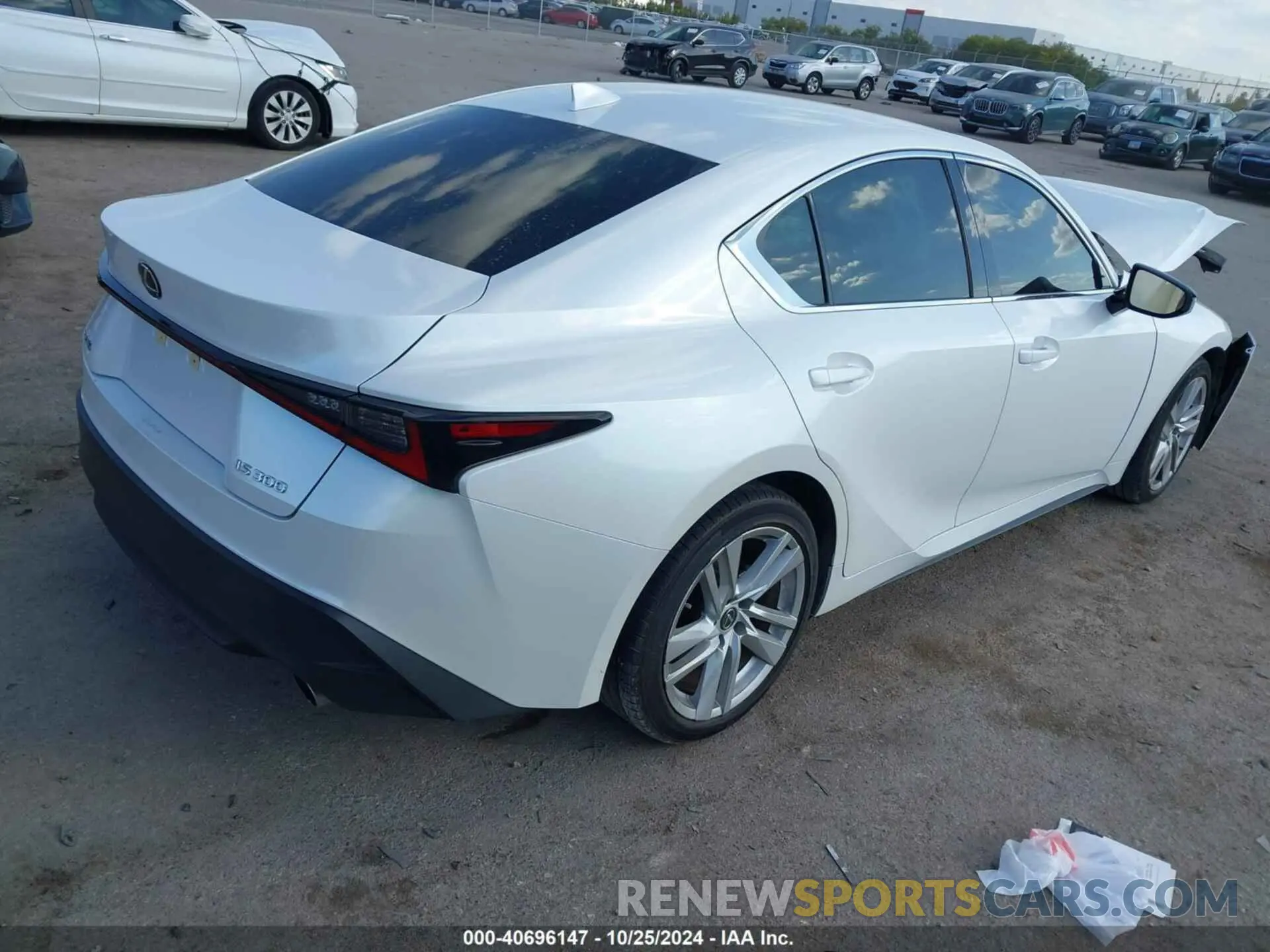 4 fotografías del automóvil dañado JTHAA1D26M5111470 LEXUS IS 300 2021