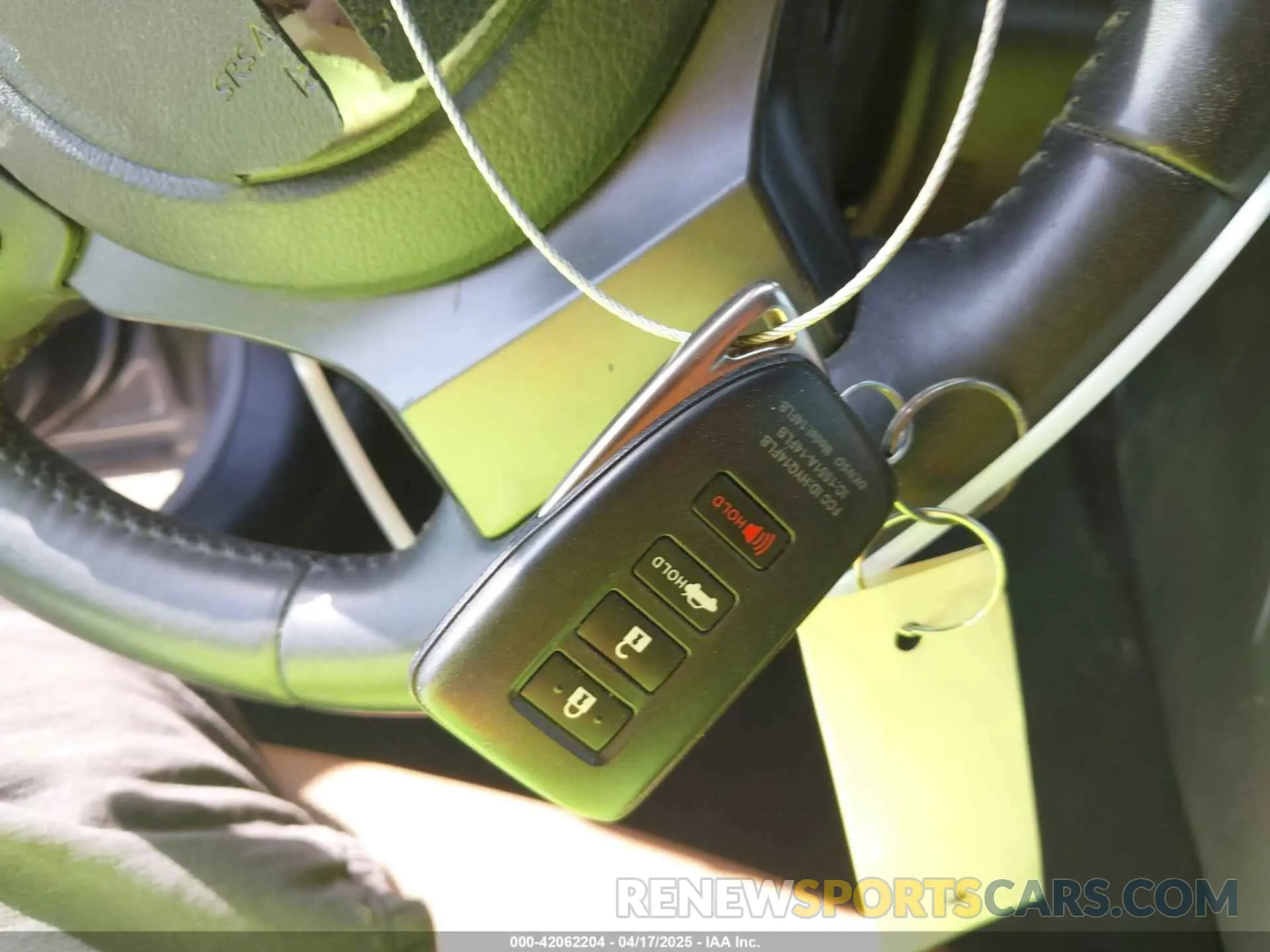 11 fotografías del automóvil dañado JTHAA1D26M5112909 LEXUS IS 300 2021