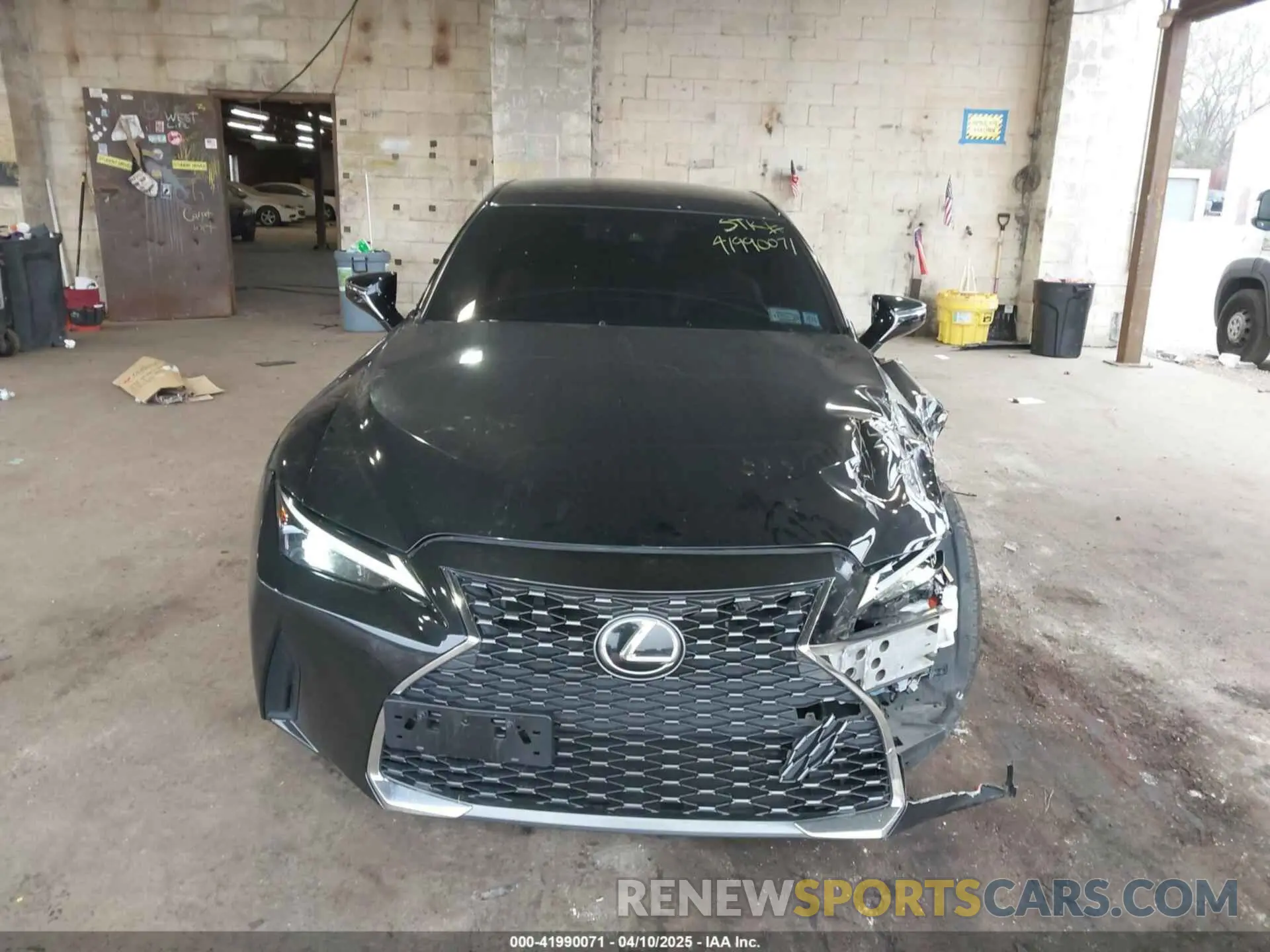 13 fotografías del automóvil dañado JTHAA1D28M5113401 LEXUS IS 300 2021
