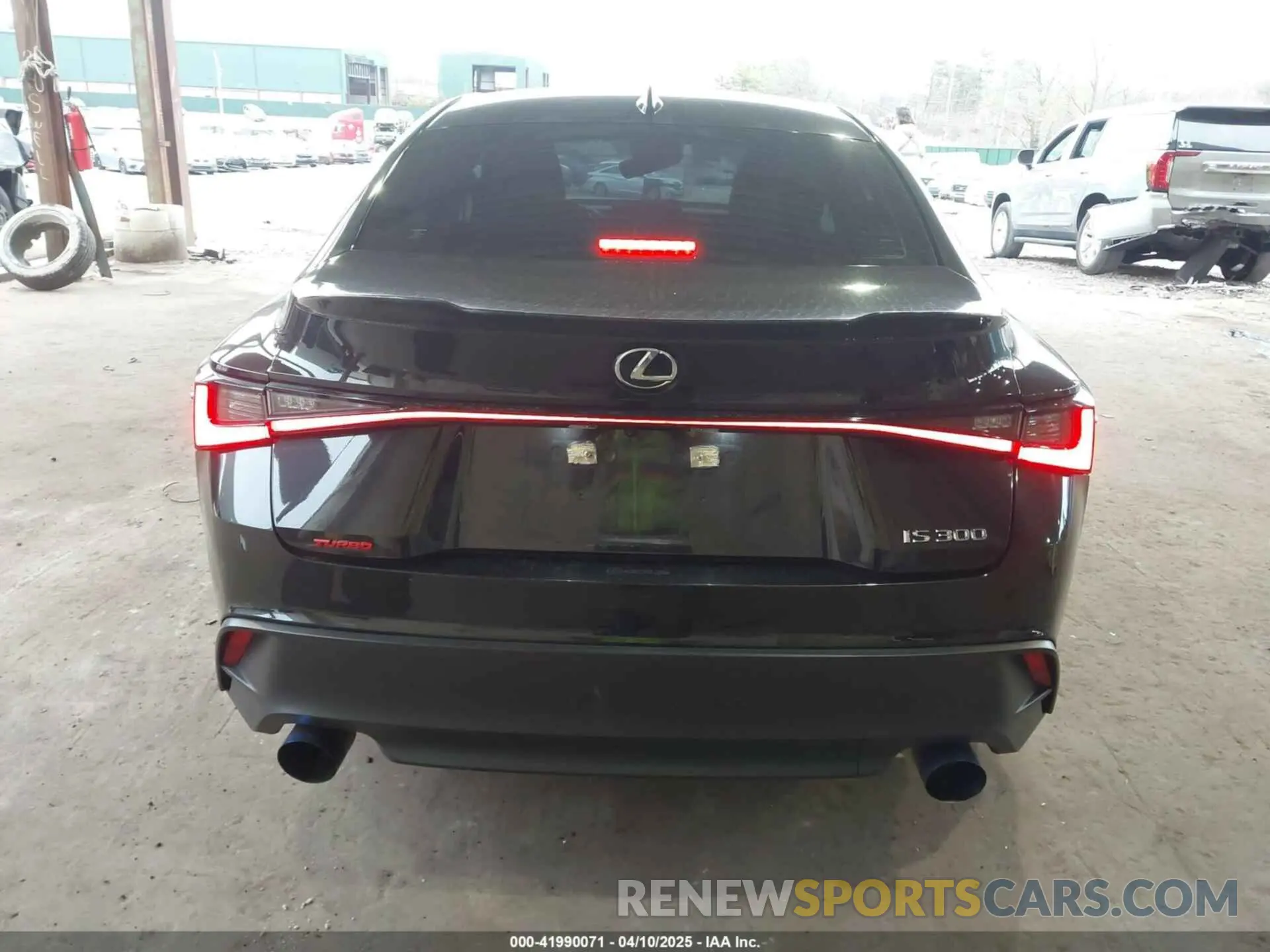 17 fotografías del automóvil dañado JTHAA1D28M5113401 LEXUS IS 300 2021