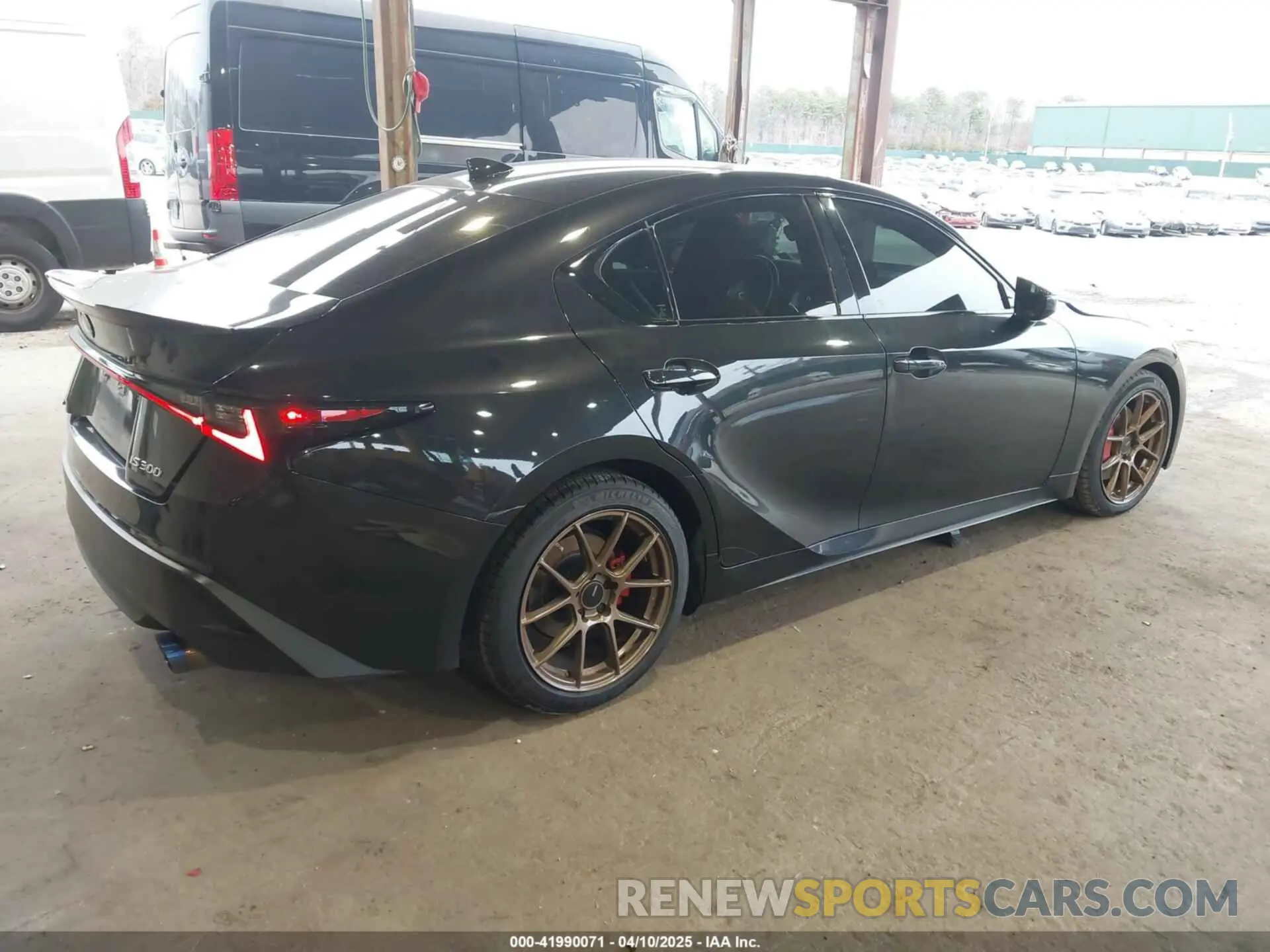 4 fotografías del automóvil dañado JTHAA1D28M5113401 LEXUS IS 300 2021