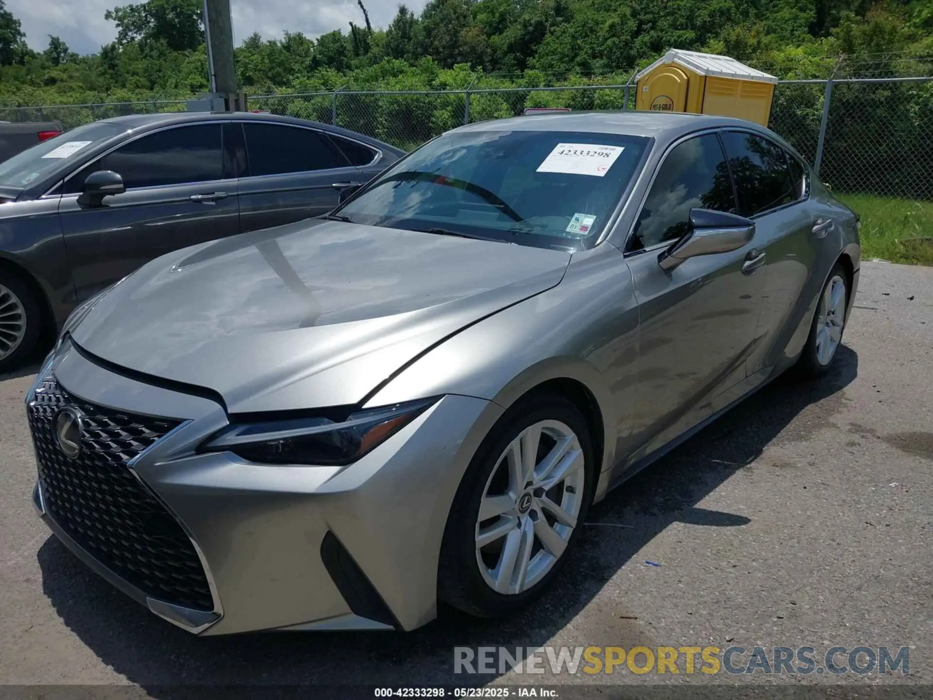 2 fotografías del automóvil dañado JTHAA1D2XM5109835 LEXUS IS 300 2021