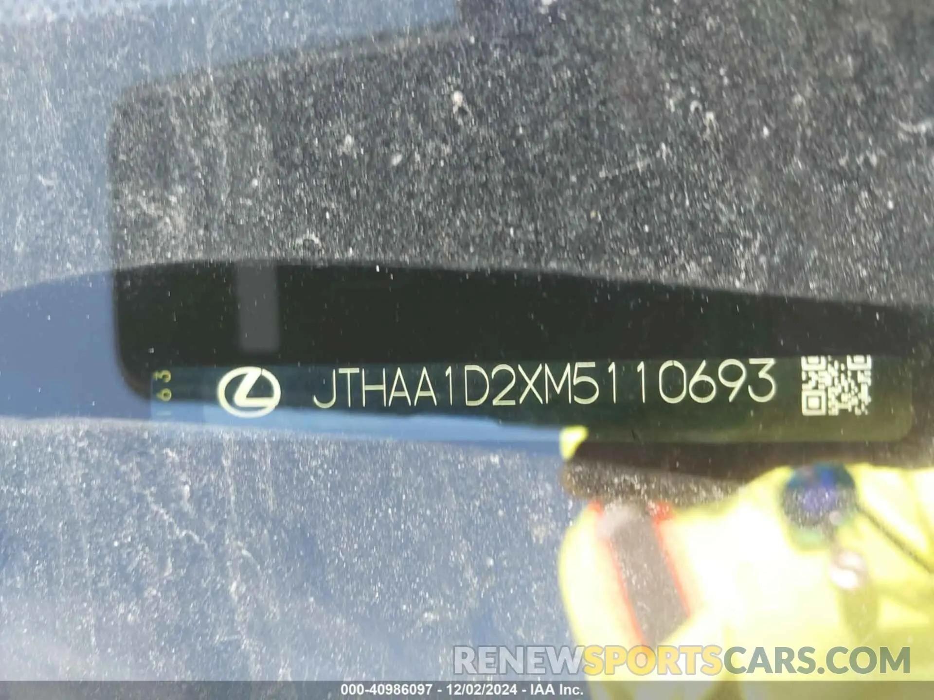 9 fotografías del automóvil dañado JTHAA1D2XM5110693 LEXUS IS 300 2021