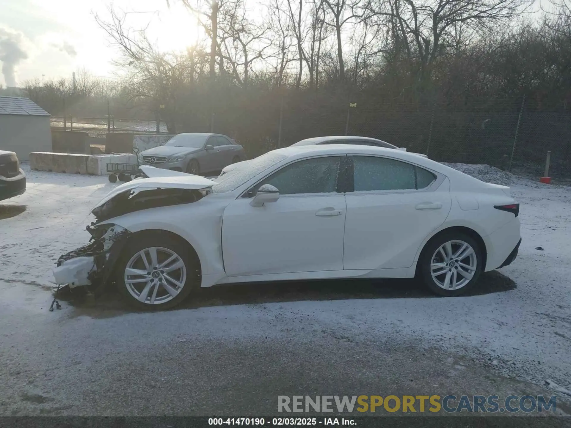 14 fotografías del automóvil dañado JTHC81F20M5046150 LEXUS IS 300 2021