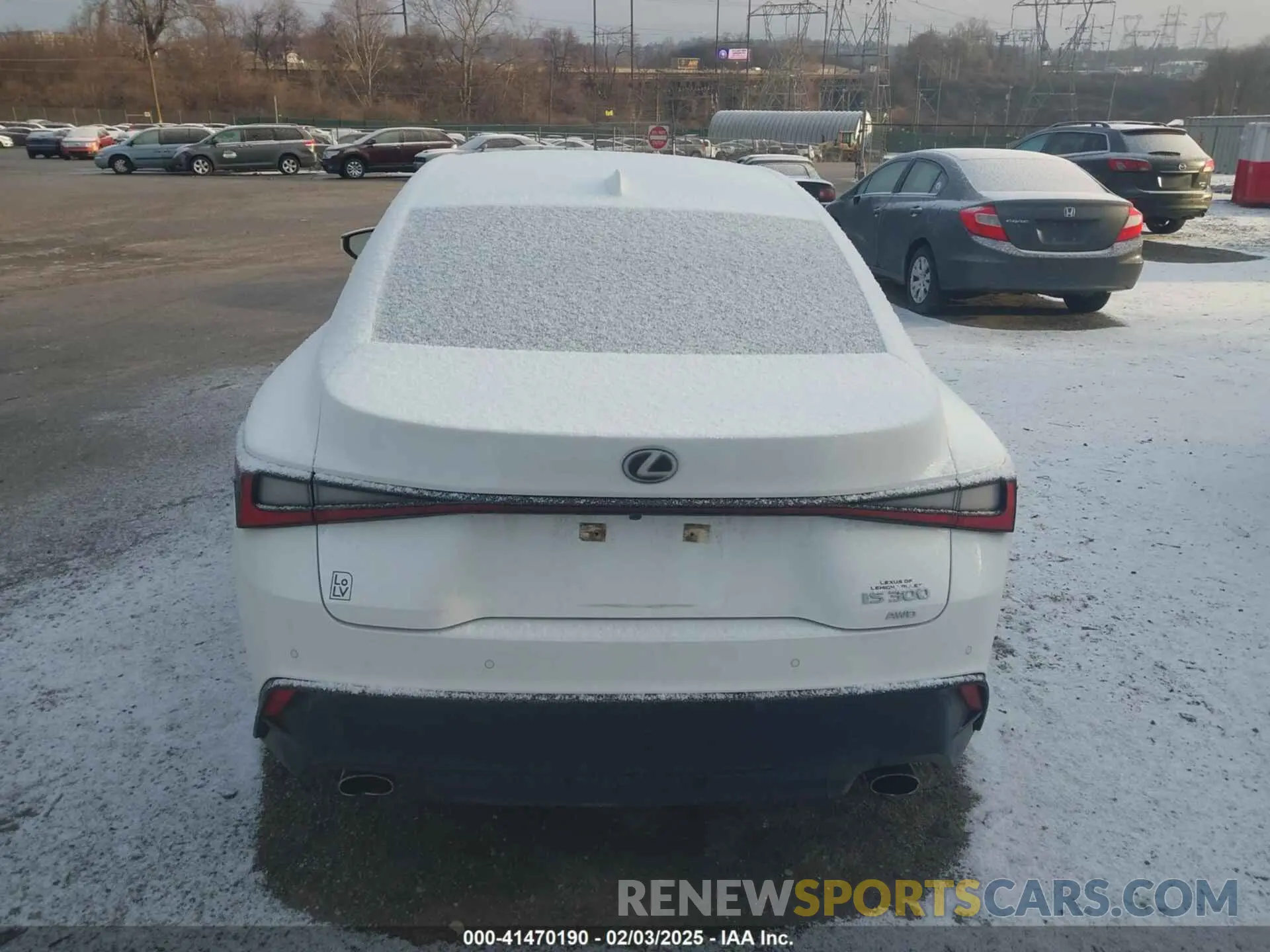 16 fotografías del automóvil dañado JTHC81F20M5046150 LEXUS IS 300 2021