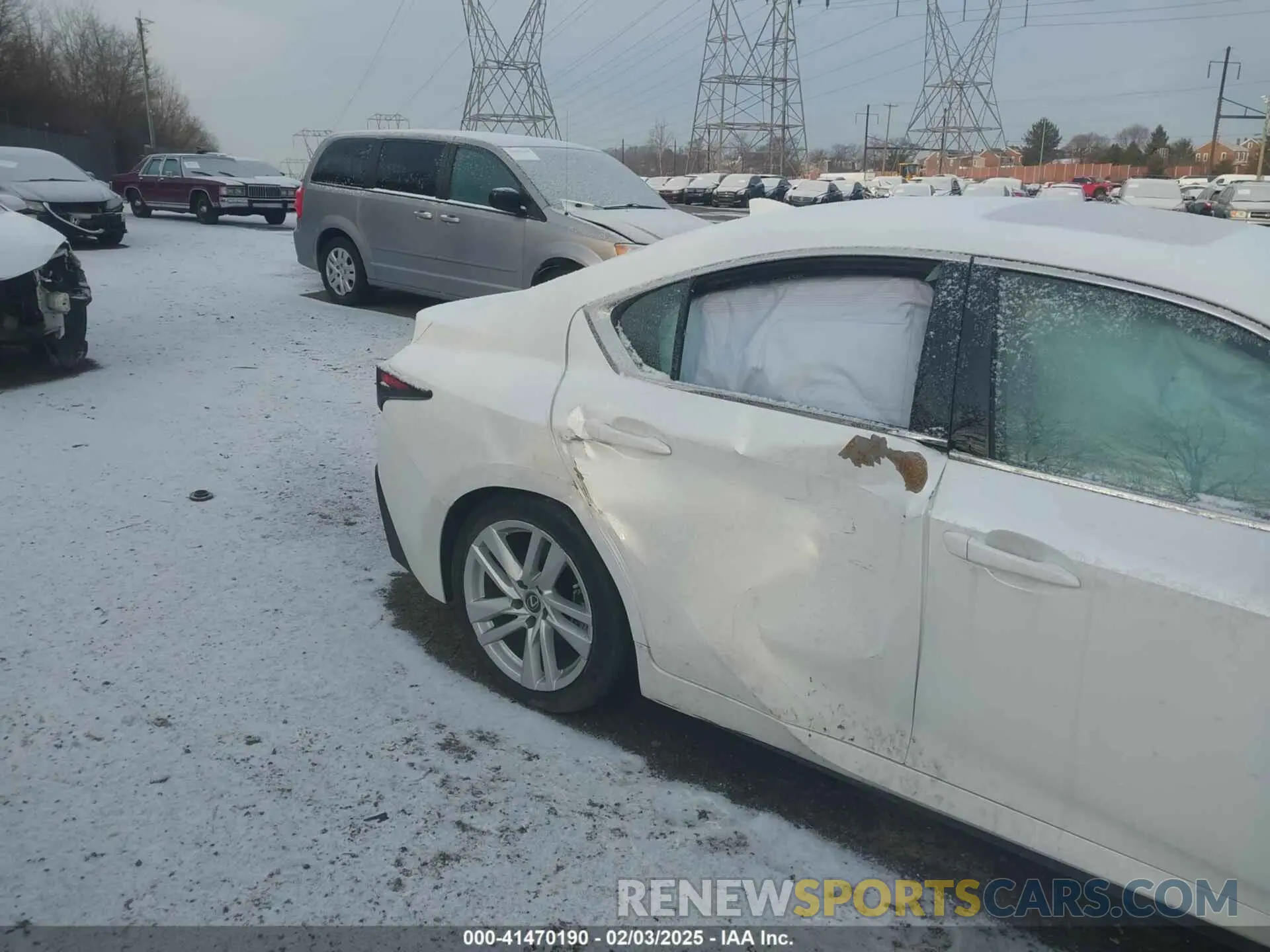 17 fotografías del automóvil dañado JTHC81F20M5046150 LEXUS IS 300 2021