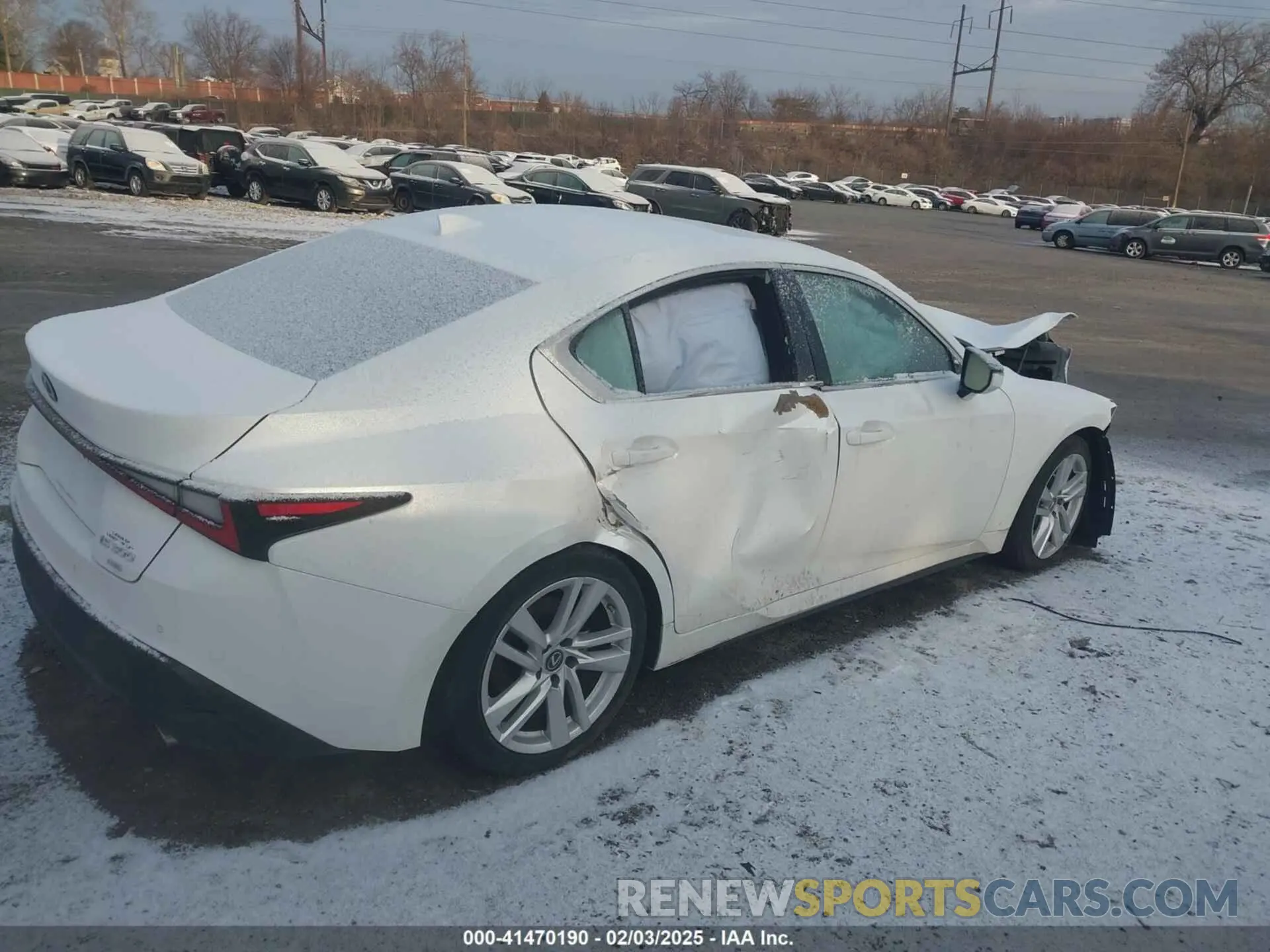4 fotografías del automóvil dañado JTHC81F20M5046150 LEXUS IS 300 2021