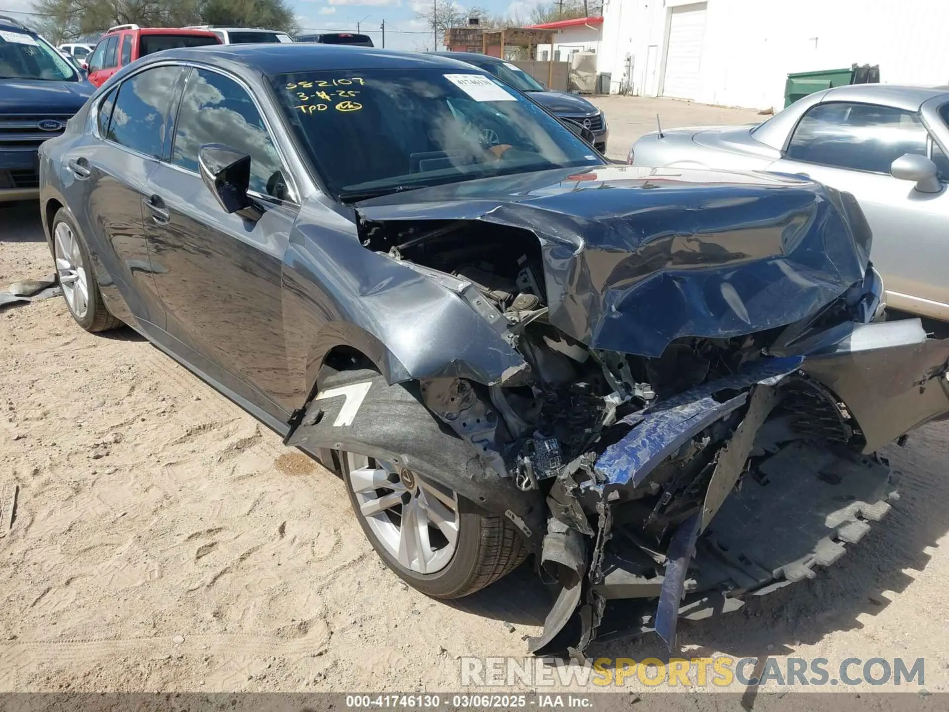 6 fotografías del automóvil dañado JTHC81F21M5046836 LEXUS IS 300 2021