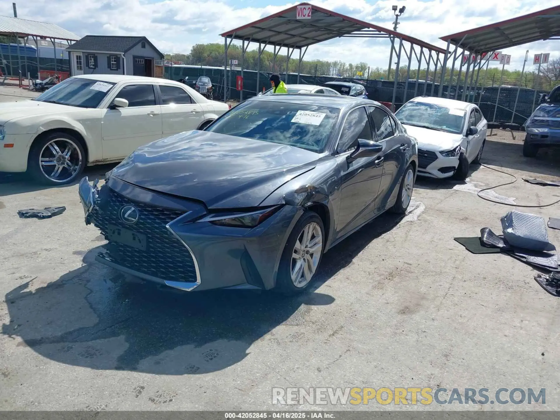 2 fotografías del automóvil dañado JTHC81F21M5046917 LEXUS IS 300 2021