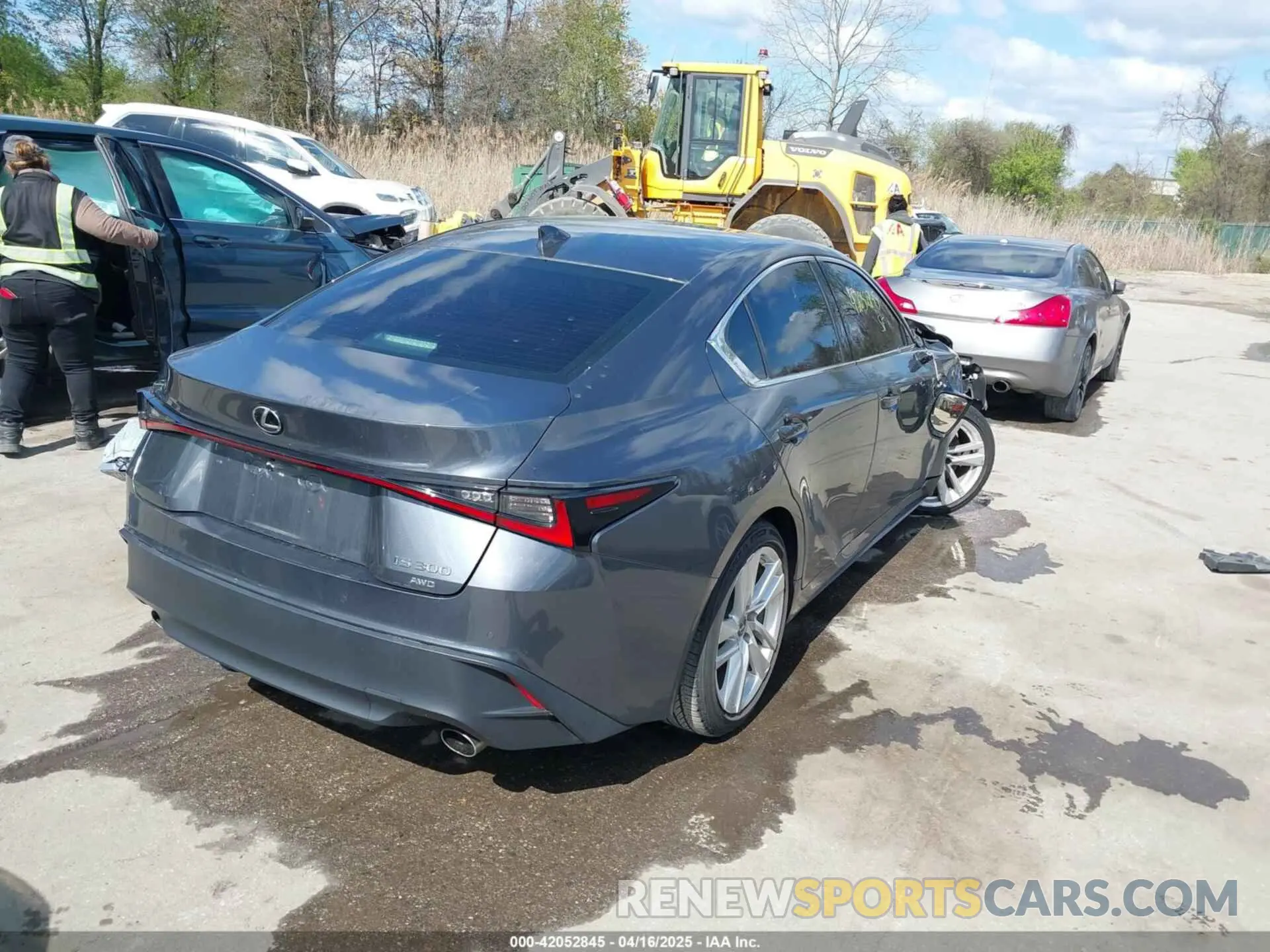 4 fotografías del automóvil dañado JTHC81F21M5046917 LEXUS IS 300 2021