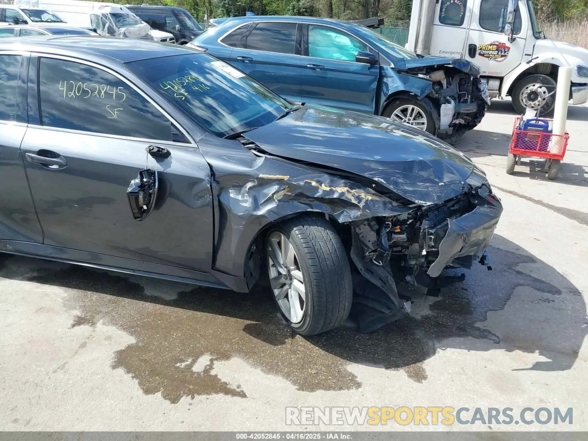 6 fotografías del automóvil dañado JTHC81F21M5046917 LEXUS IS 300 2021
