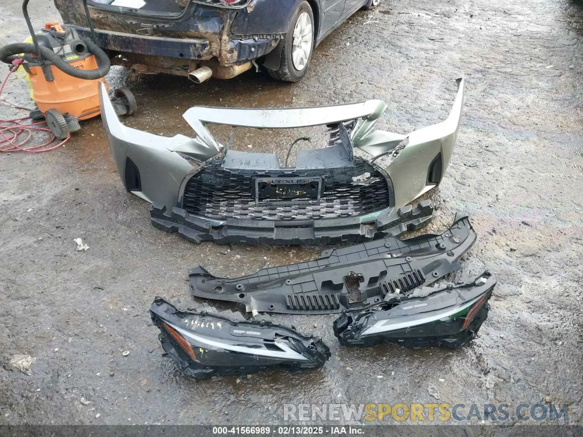 12 fotografías del automóvil dañado JTHC81F25M5044457 LEXUS IS 300 2021