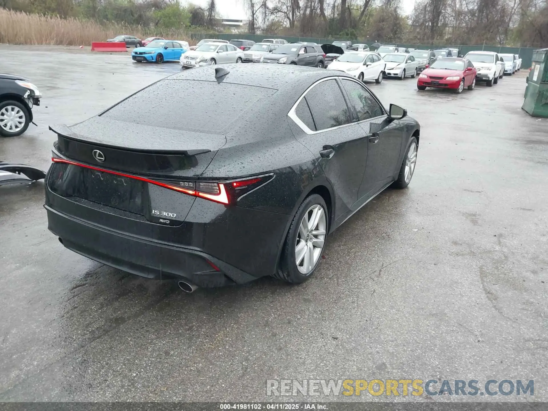 4 fotografías del automóvil dañado JTHC81F29M5043571 LEXUS IS 300 2021