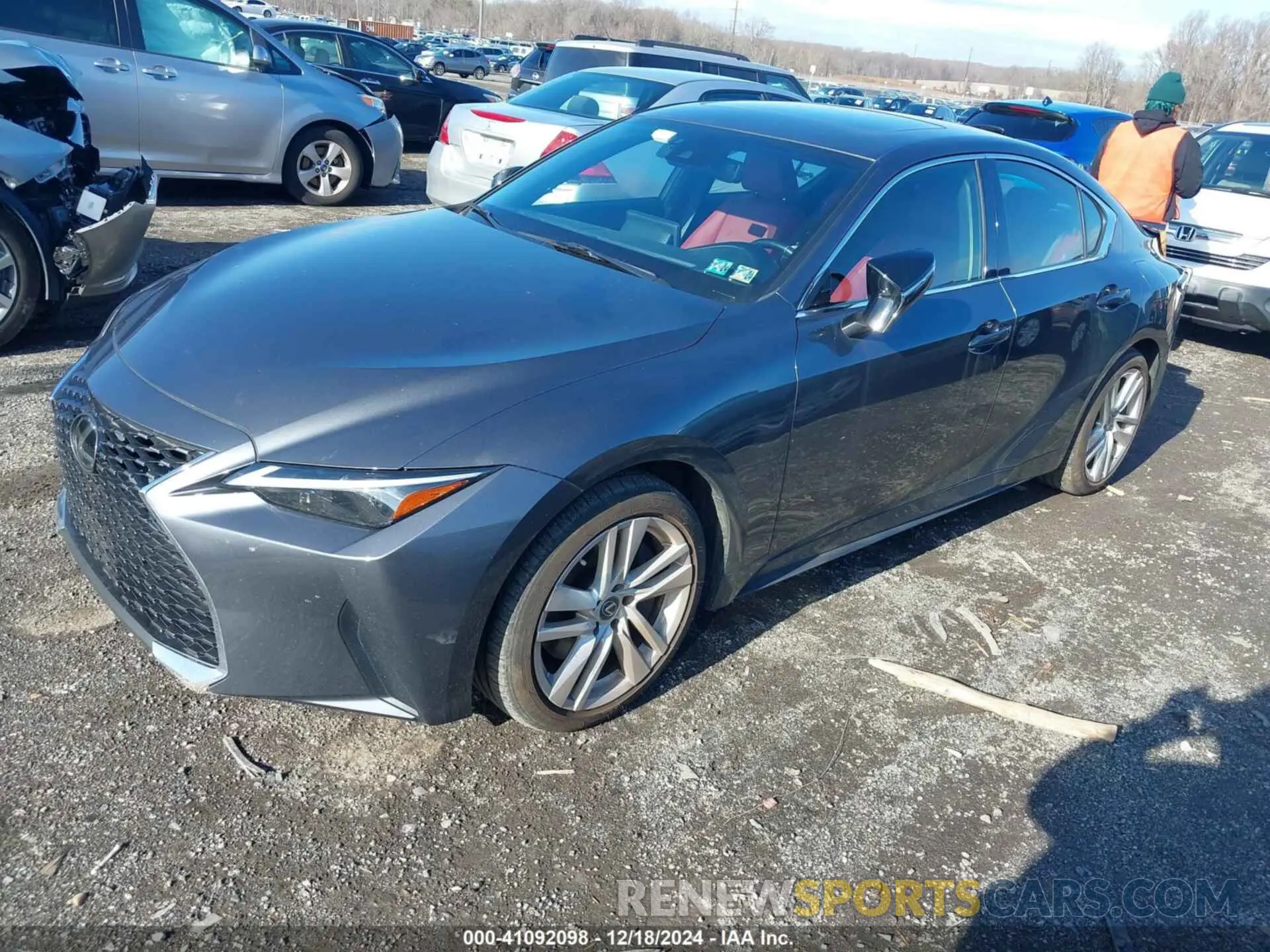 2 fotografías del automóvil dañado JTHC81F2XM5045779 LEXUS IS 300 2021