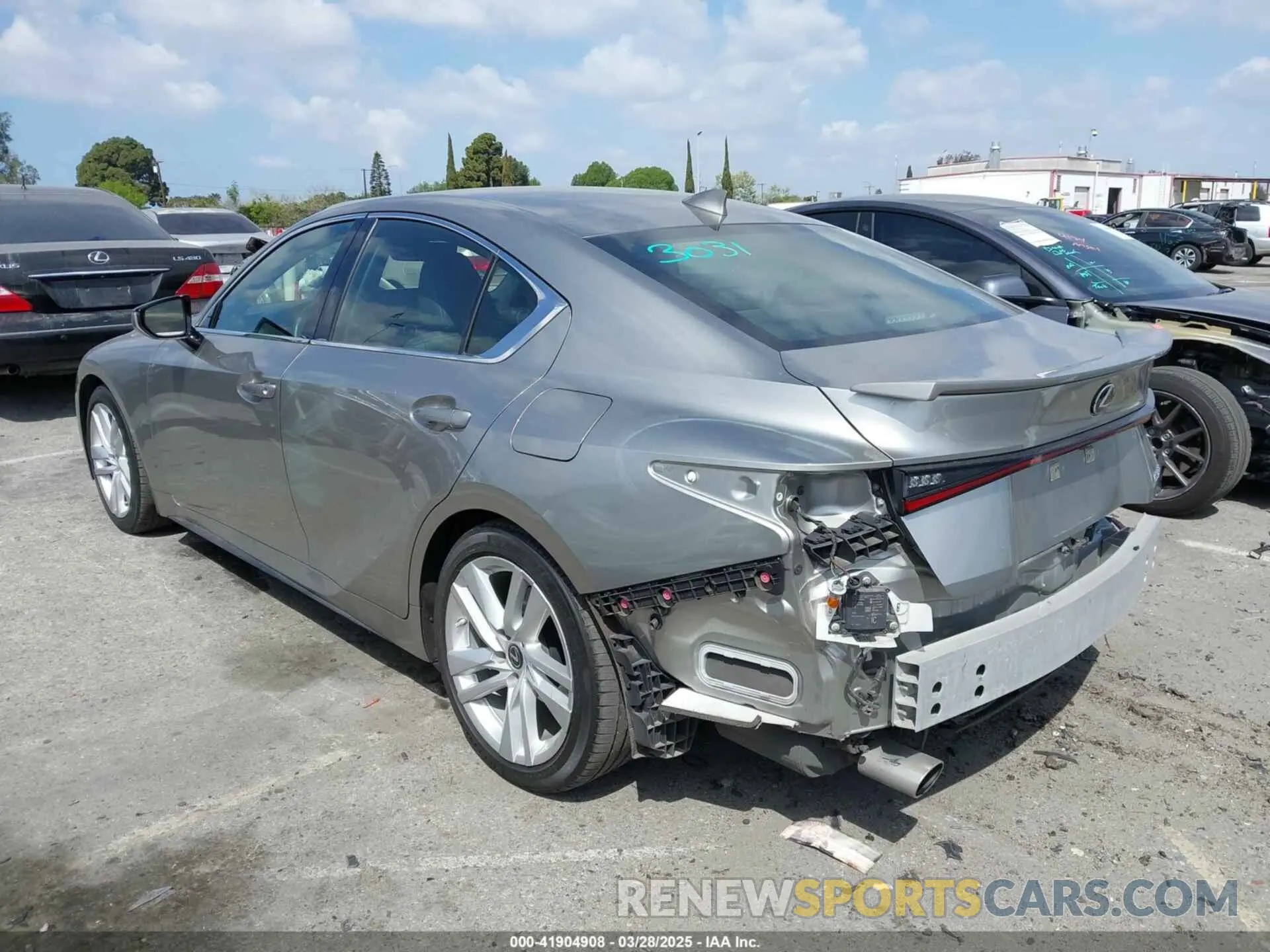 3 fotografías del automóvil dañado JTHCA1D22M5117601 LEXUS IS 300 2021