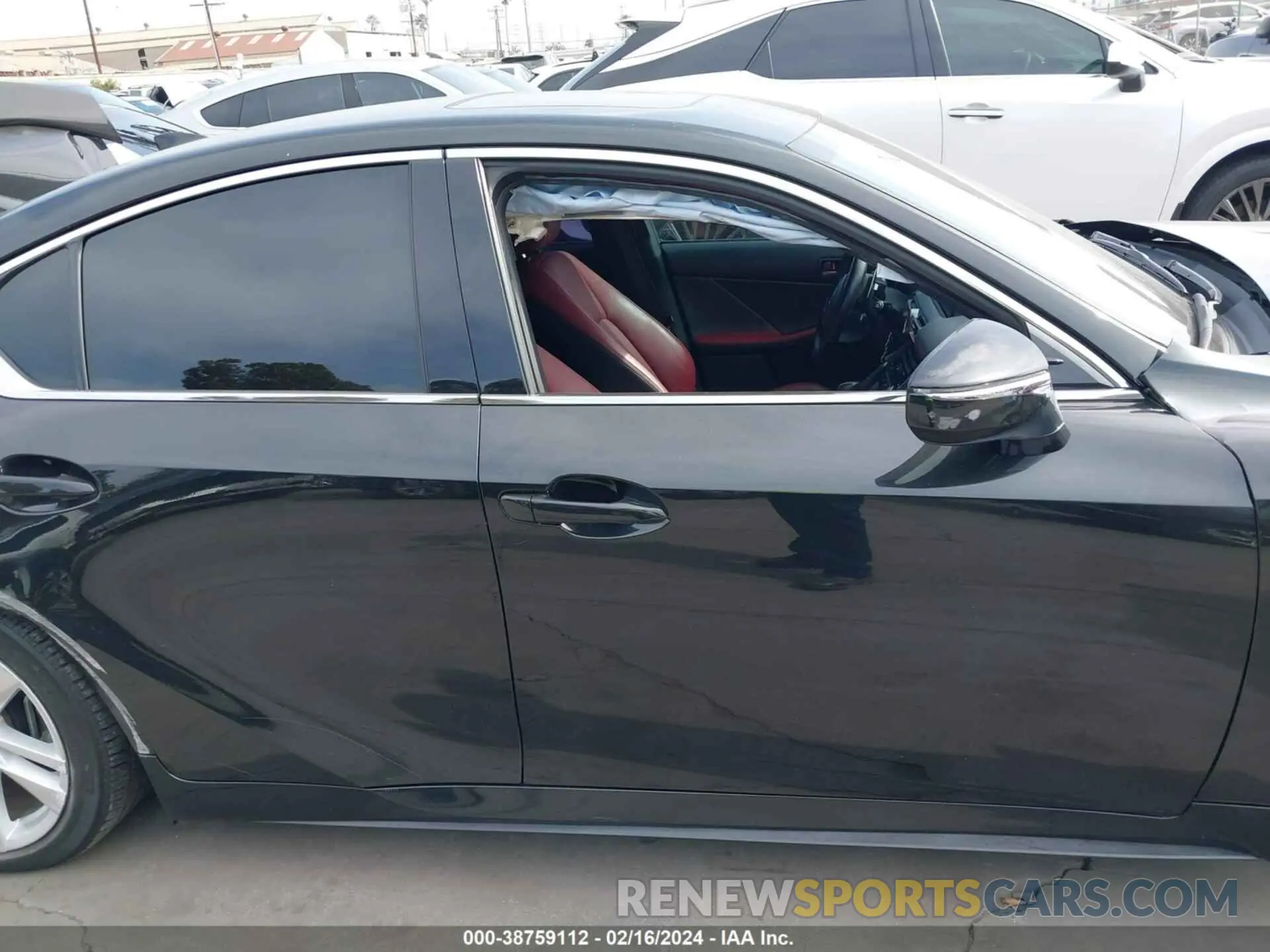 13 fotografías del automóvil dañado JTHCA1D25M5115860 LEXUS IS 300 2021