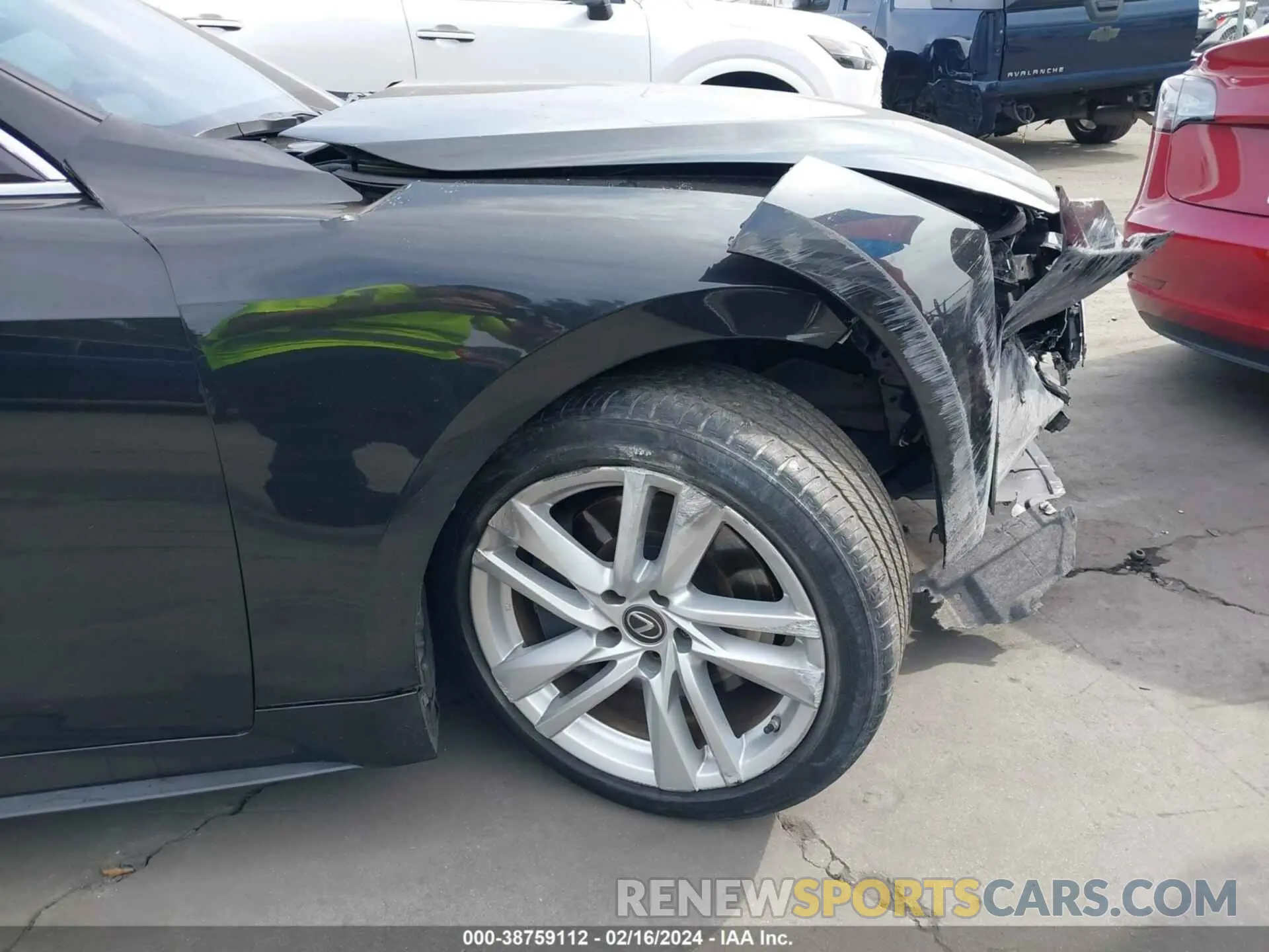 19 fotografías del automóvil dañado JTHCA1D25M5115860 LEXUS IS 300 2021