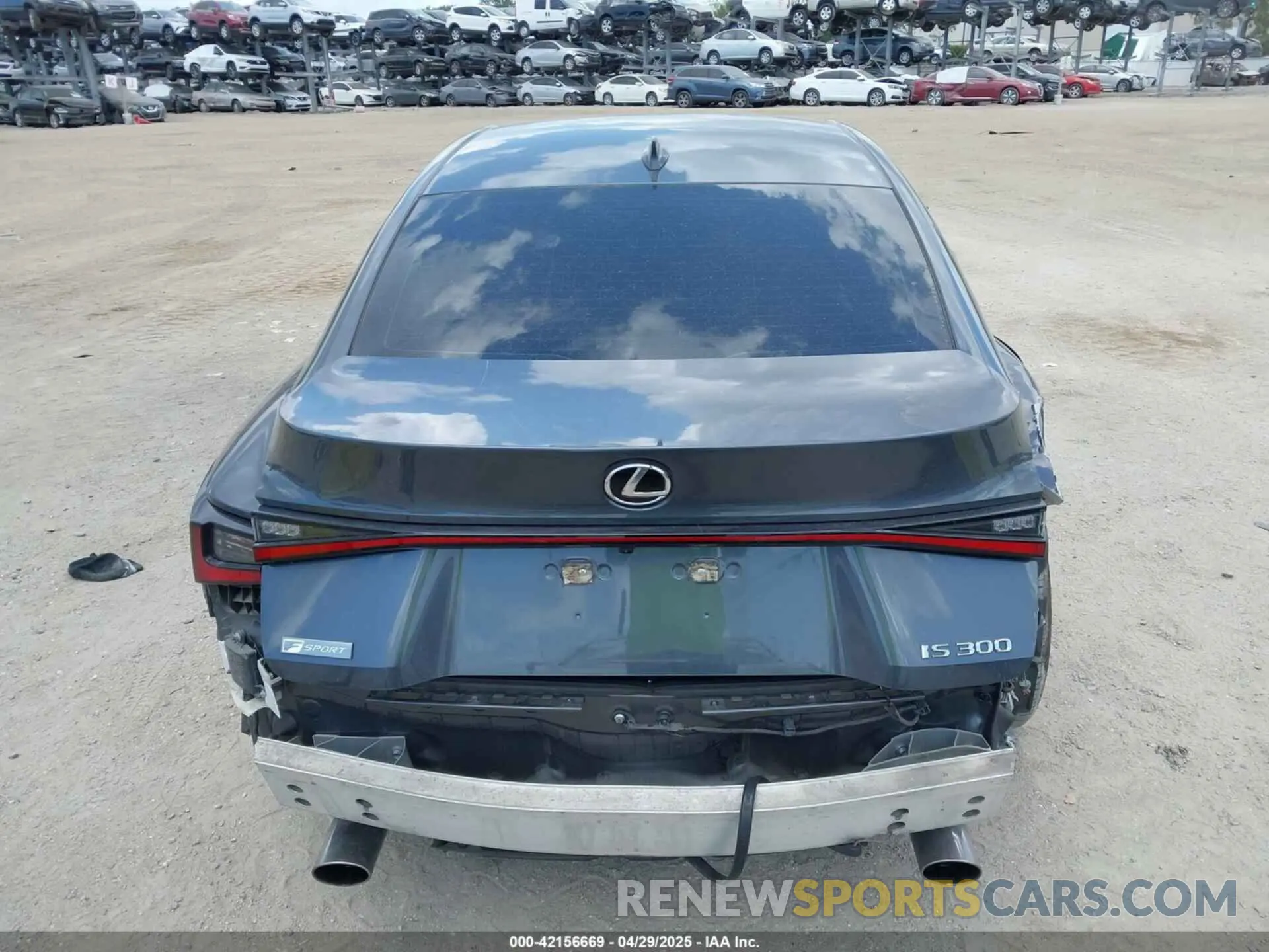 16 fotografías del automóvil dañado JTHCA1D25M5116300 LEXUS IS 300 2021