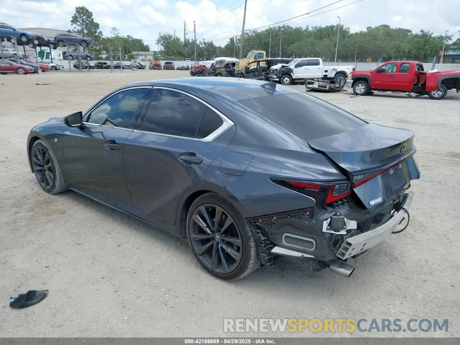 3 fotografías del automóvil dañado JTHCA1D25M5116300 LEXUS IS 300 2021