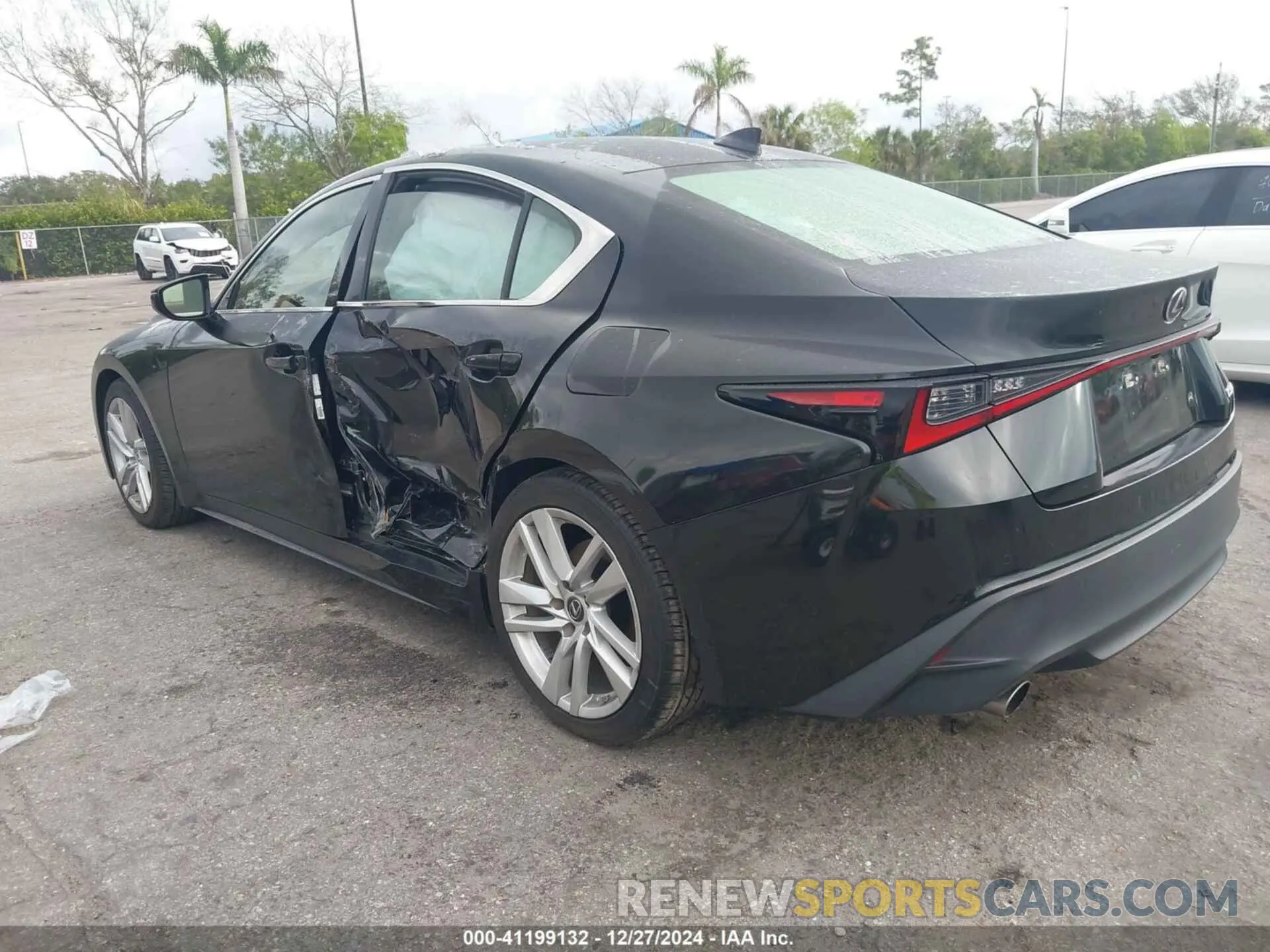 3 fotografías del automóvil dañado JTHCA1D26M5110330 LEXUS IS 300 2021