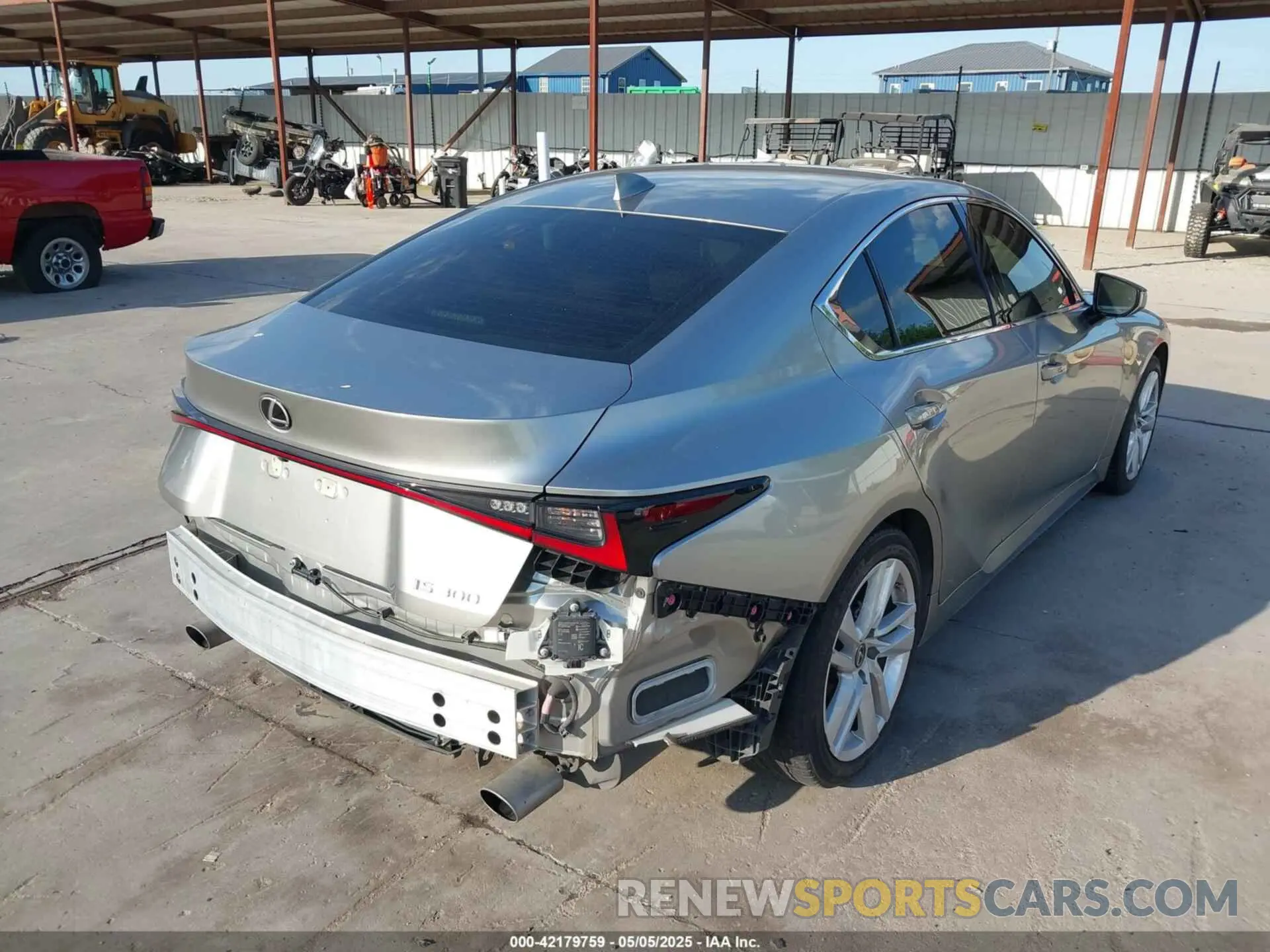 4 fotografías del automóvil dañado JTHCA1D26M5113003 LEXUS IS 300 2021