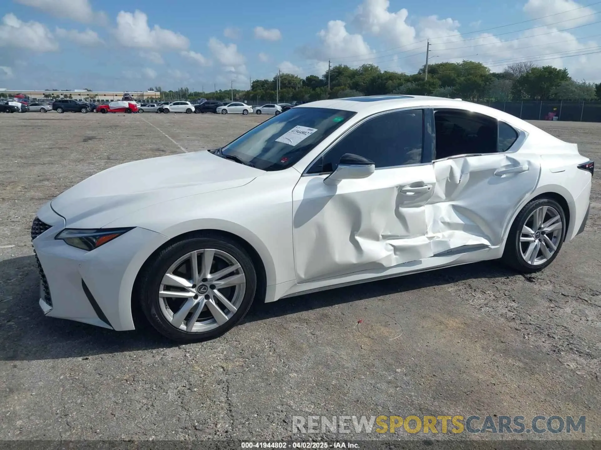 6 fotografías del automóvil dañado JTHCA1D2XM5112467 LEXUS IS 300 2021