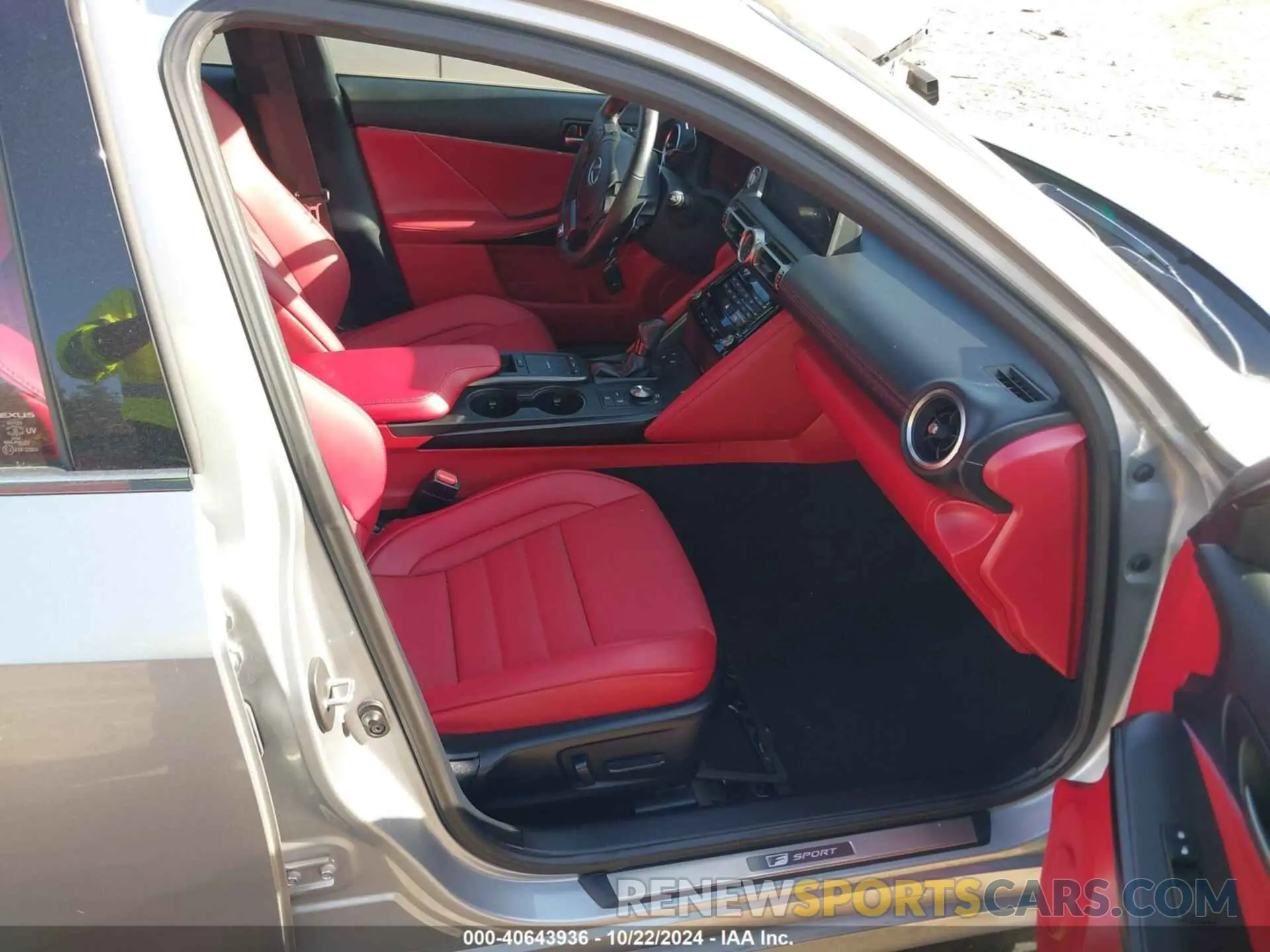 5 fotografías del automóvil dañado JTHG81F23M5046516 LEXUS IS 300 2021