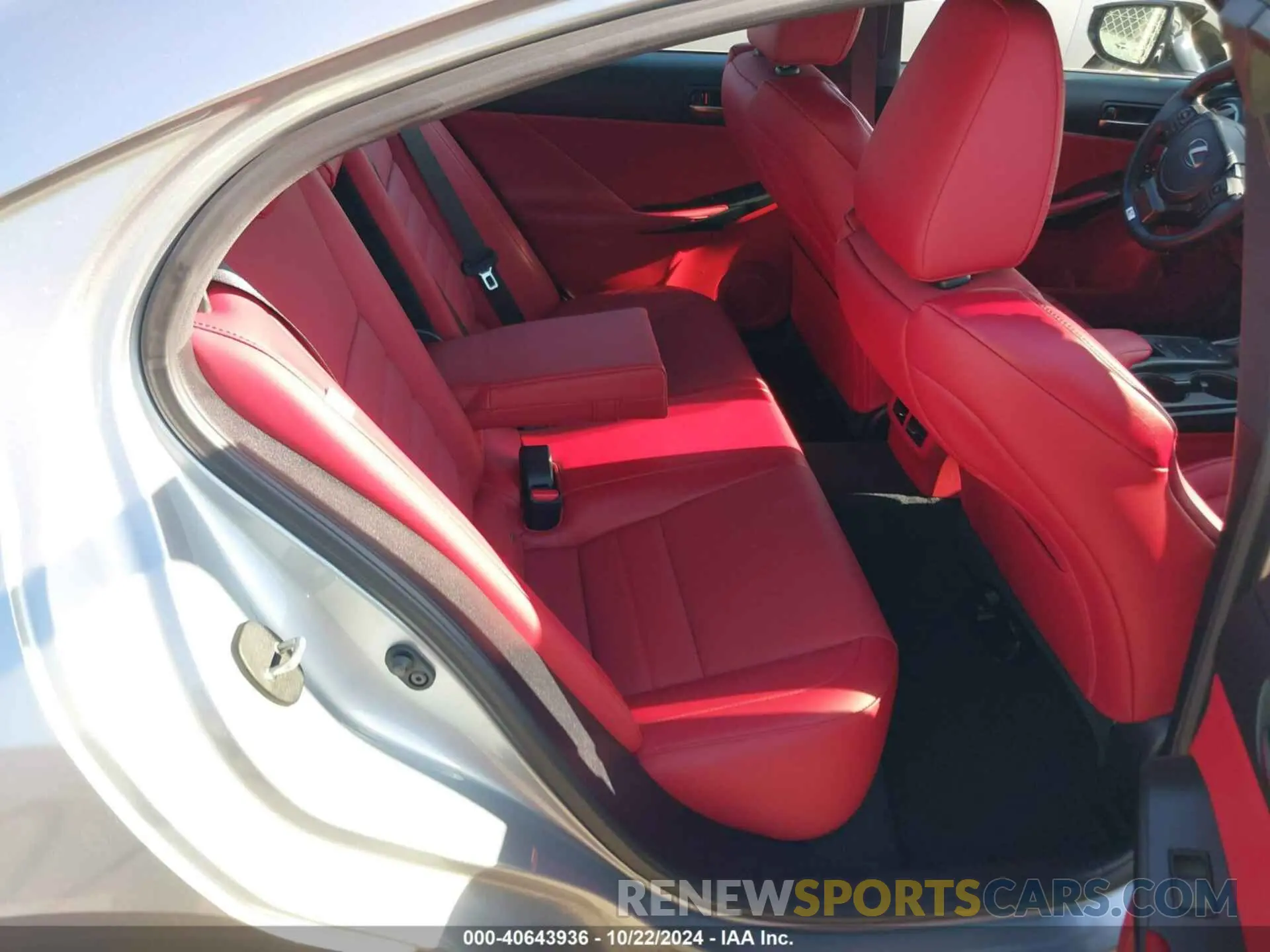 8 fotografías del automóvil dañado JTHG81F23M5046516 LEXUS IS 300 2021