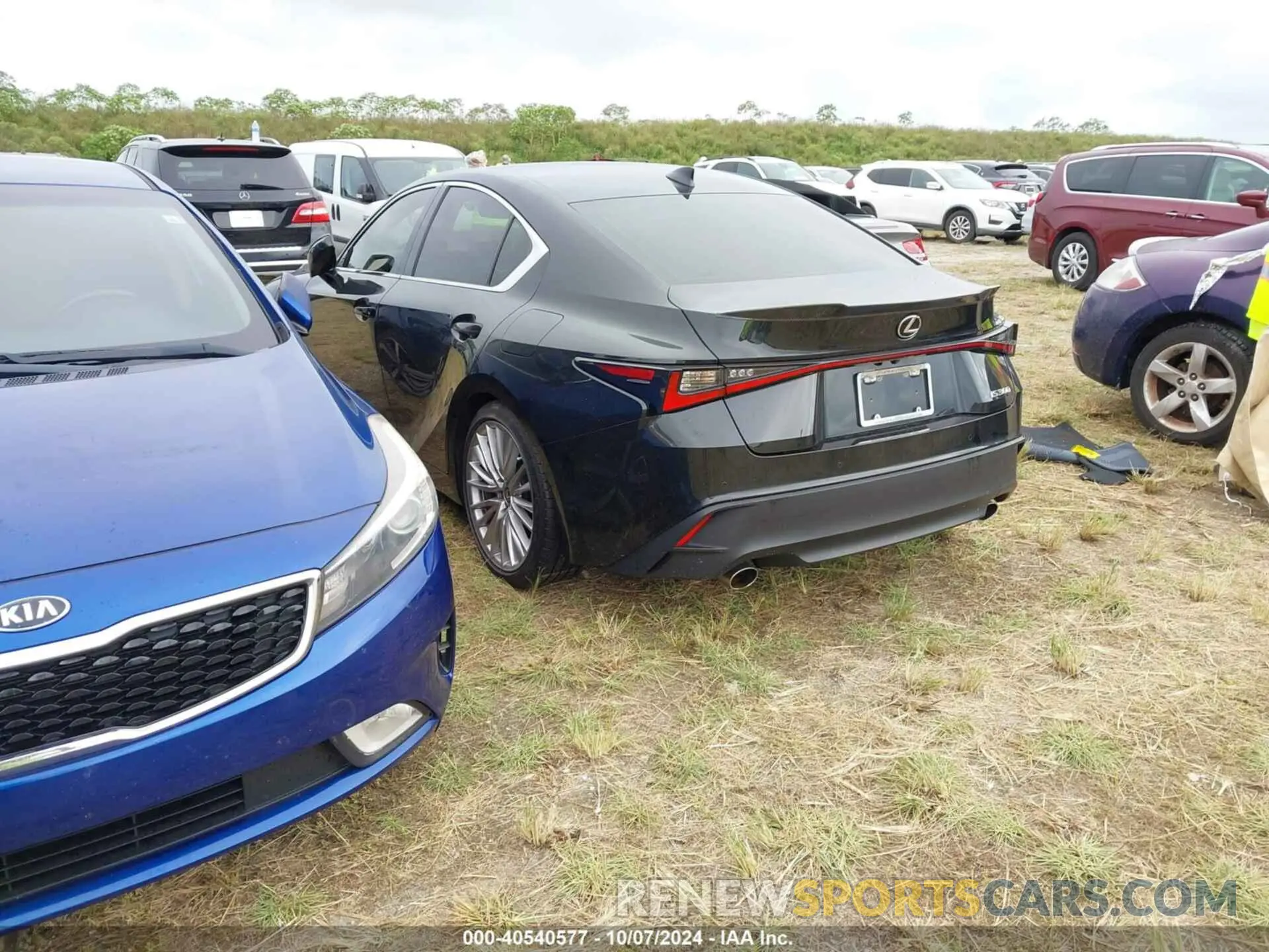 3 fotografías del automóvil dañado JTHDA1D21N5122150 LEXUS IS 300 2022