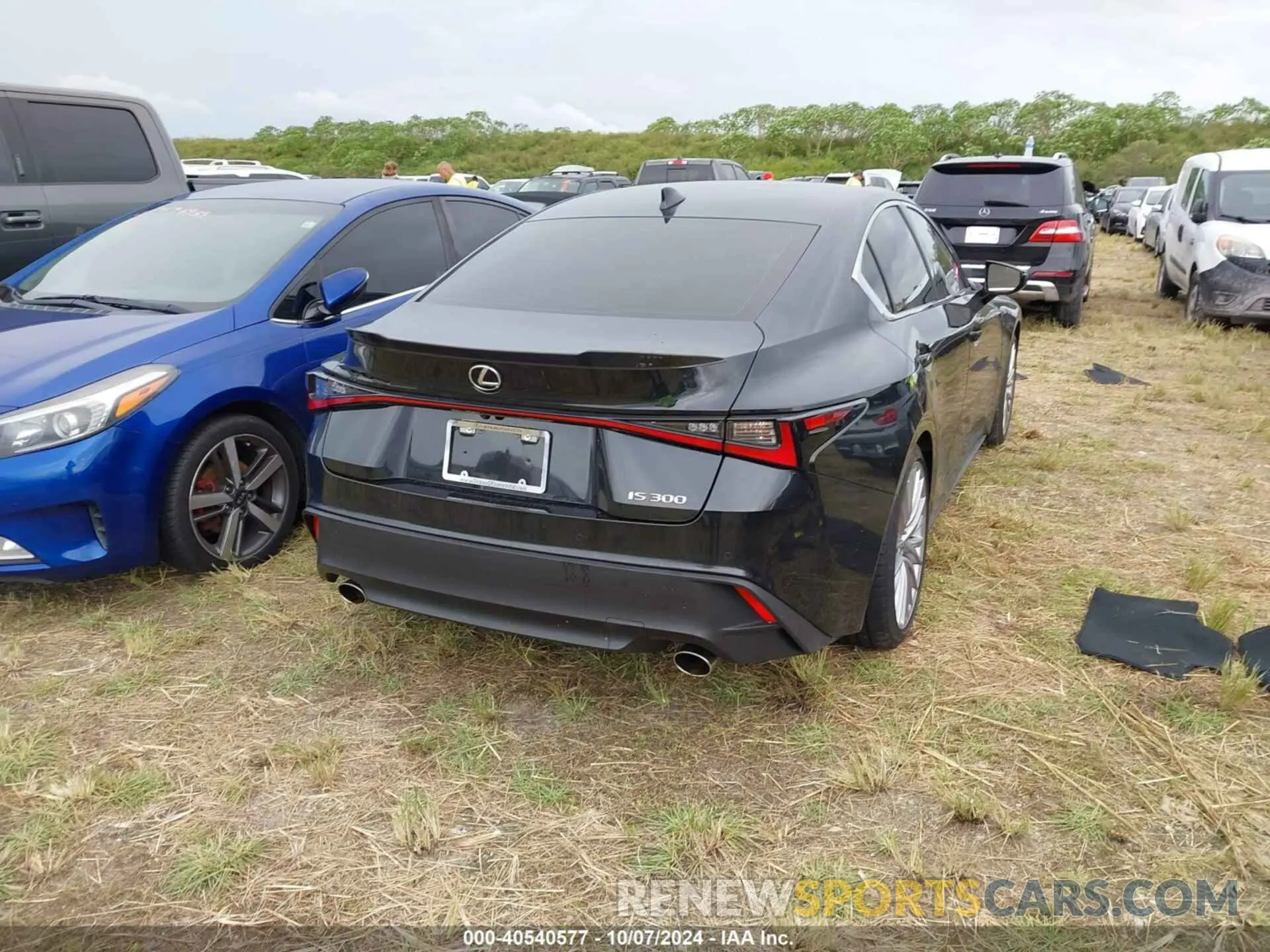 4 fotografías del automóvil dañado JTHDA1D21N5122150 LEXUS IS 300 2022
