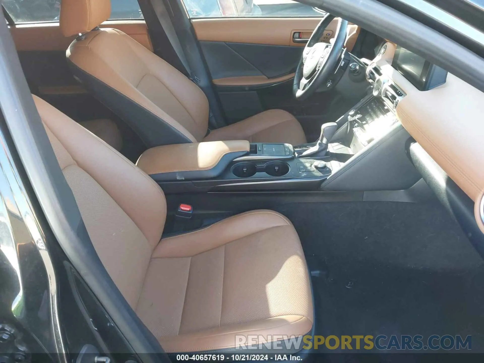 5 fotografías del automóvil dañado JTHDA1D27N5122492 LEXUS IS 300 2022