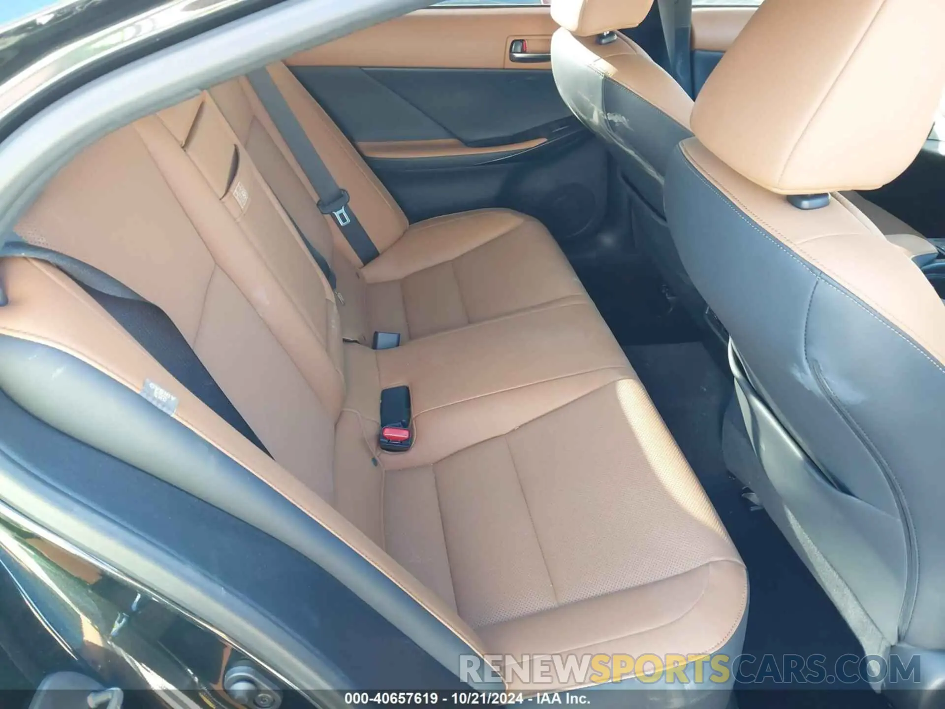 8 fotografías del automóvil dañado JTHDA1D27N5122492 LEXUS IS 300 2022