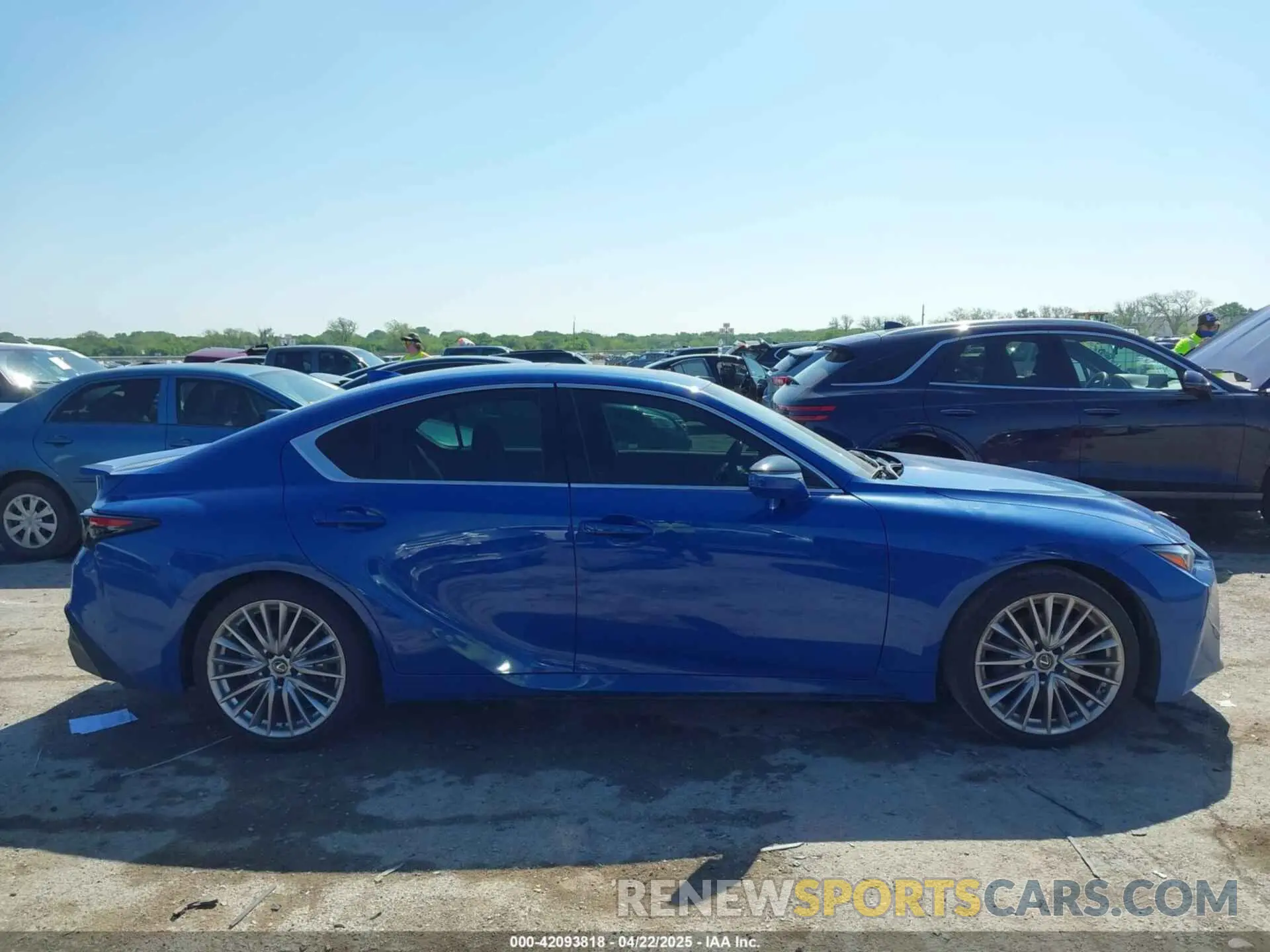 14 fotografías del automóvil dañado JTHDA1D29N5121361 LEXUS IS 300 2022