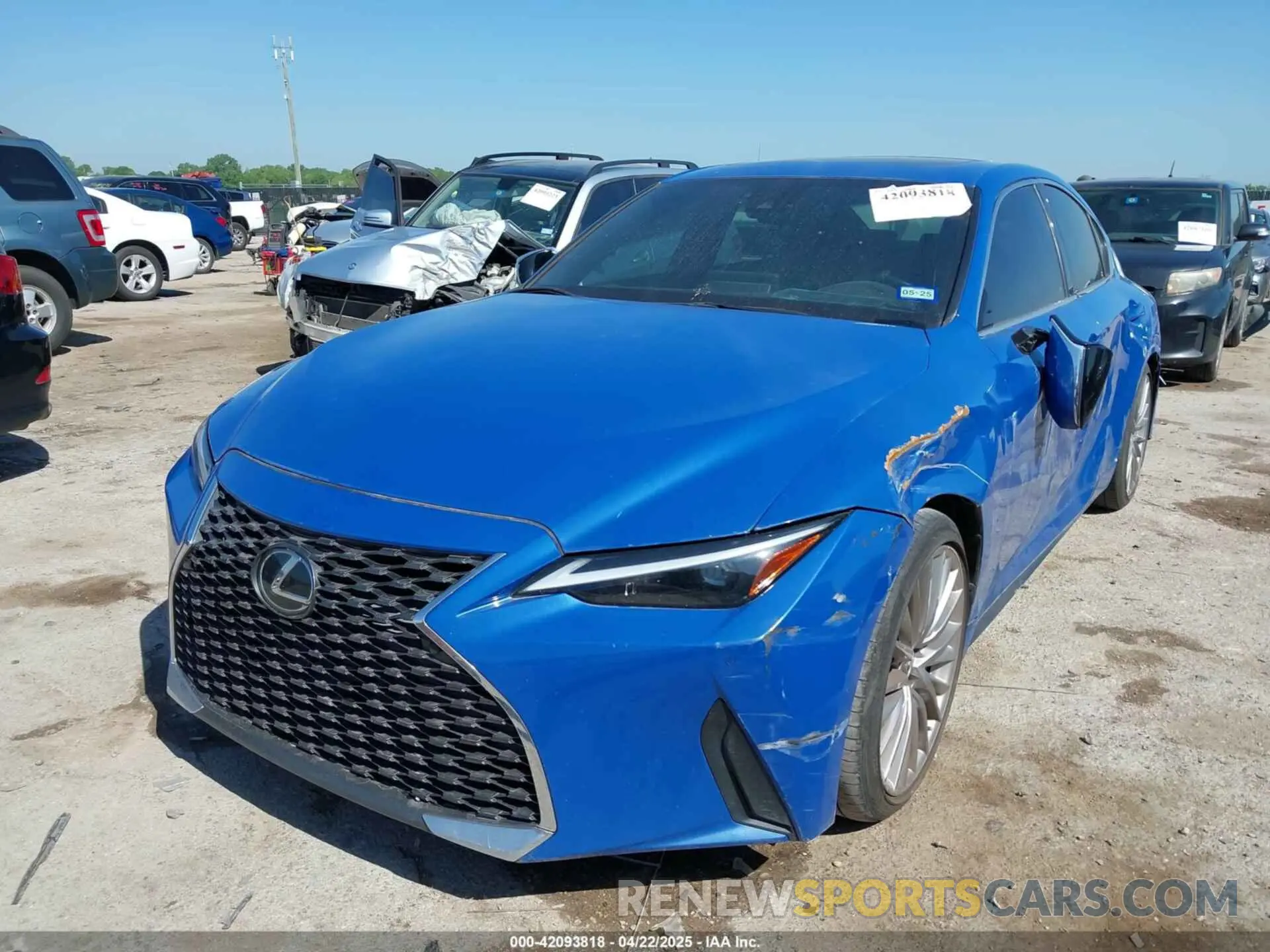 2 fotografías del automóvil dañado JTHDA1D29N5121361 LEXUS IS 300 2022