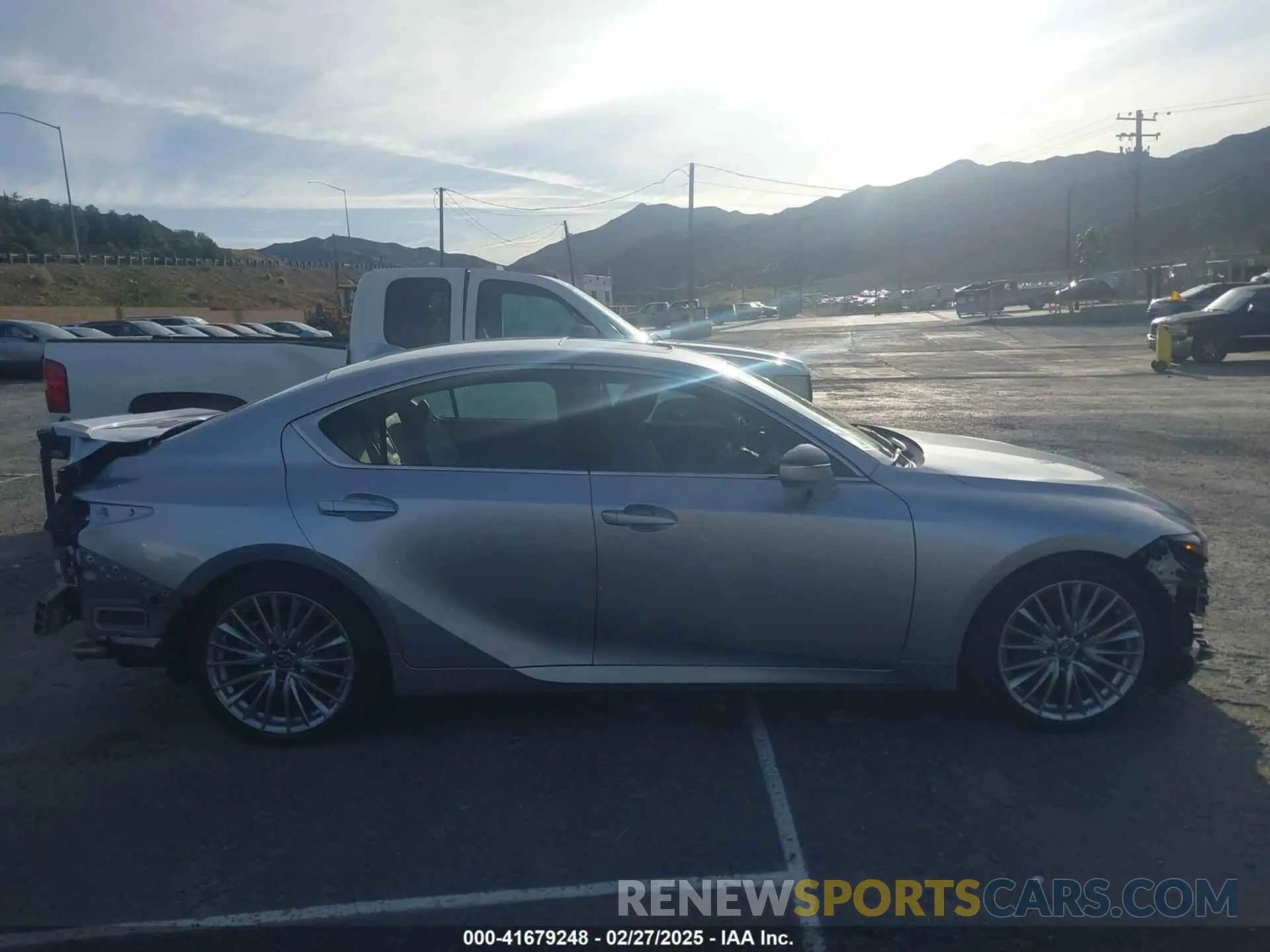 14 fotografías del automóvil dañado JTHDA1D2XN5120901 LEXUS IS 300 2022