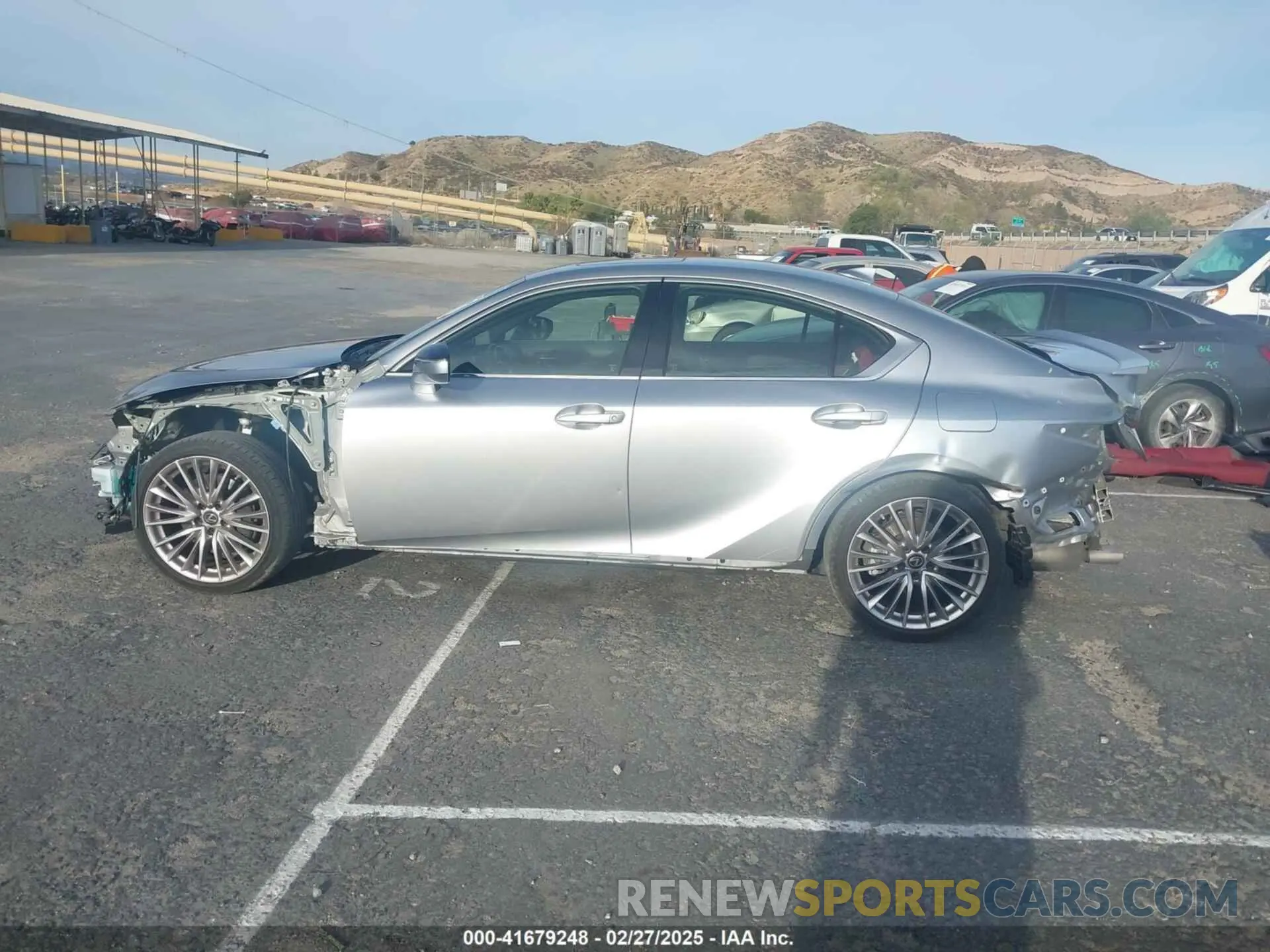 15 fotografías del automóvil dañado JTHDA1D2XN5120901 LEXUS IS 300 2022