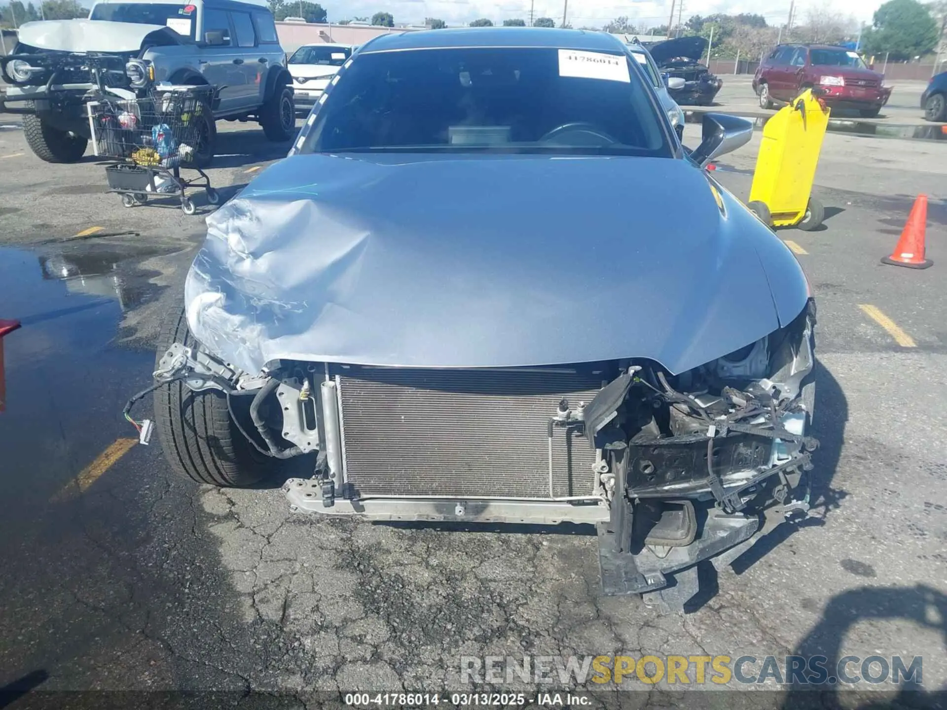 12 fotografías del automóvil dañado JTHDA1D24P5125014 LEXUS IS 300 2023