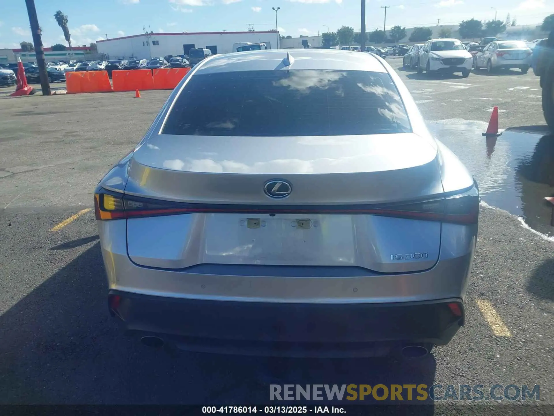 16 fotografías del automóvil dañado JTHDA1D24P5125014 LEXUS IS 300 2023