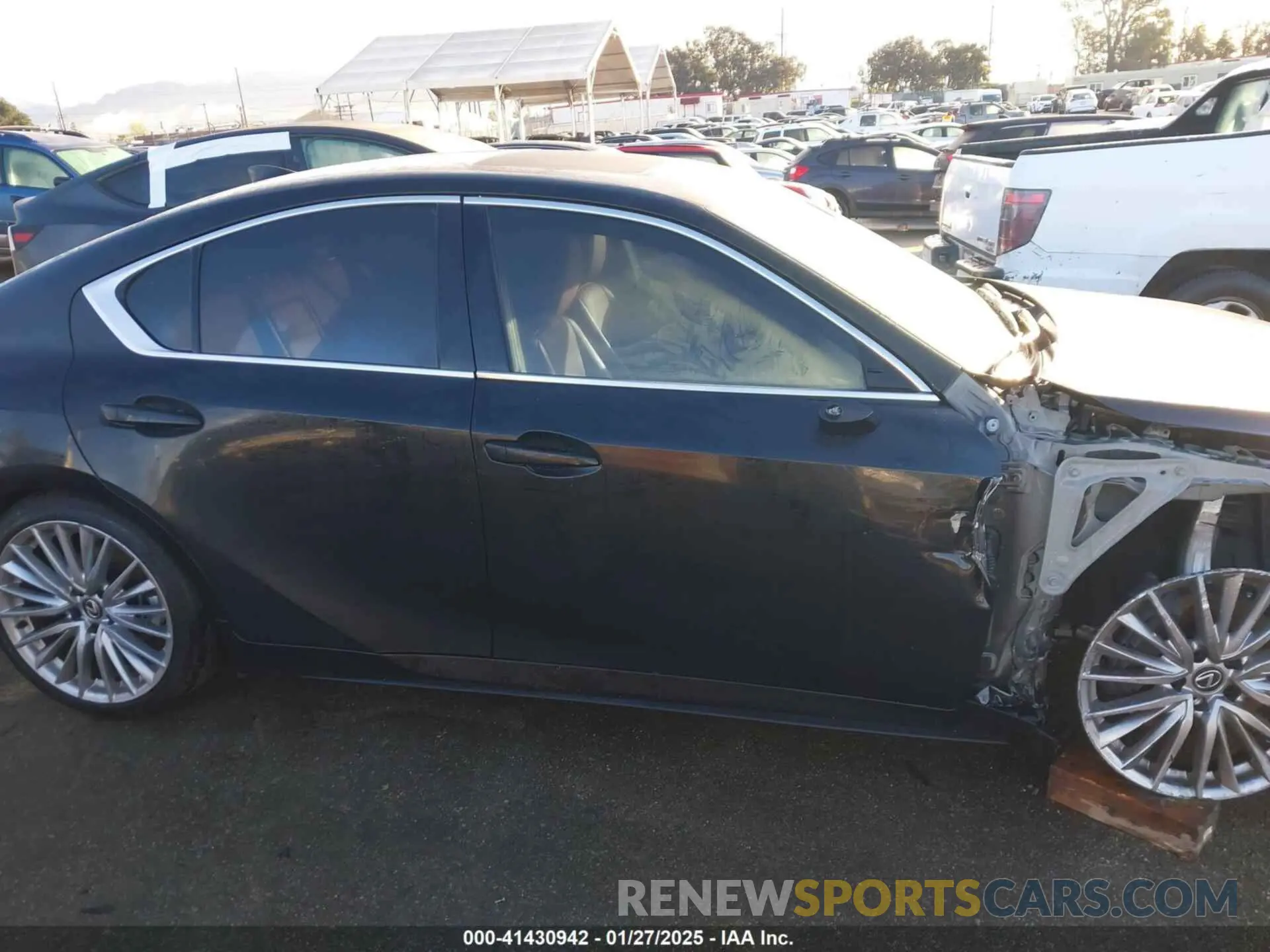 14 fotografías del automóvil dañado JTHDA1D25P5125507 LEXUS IS 300 2023