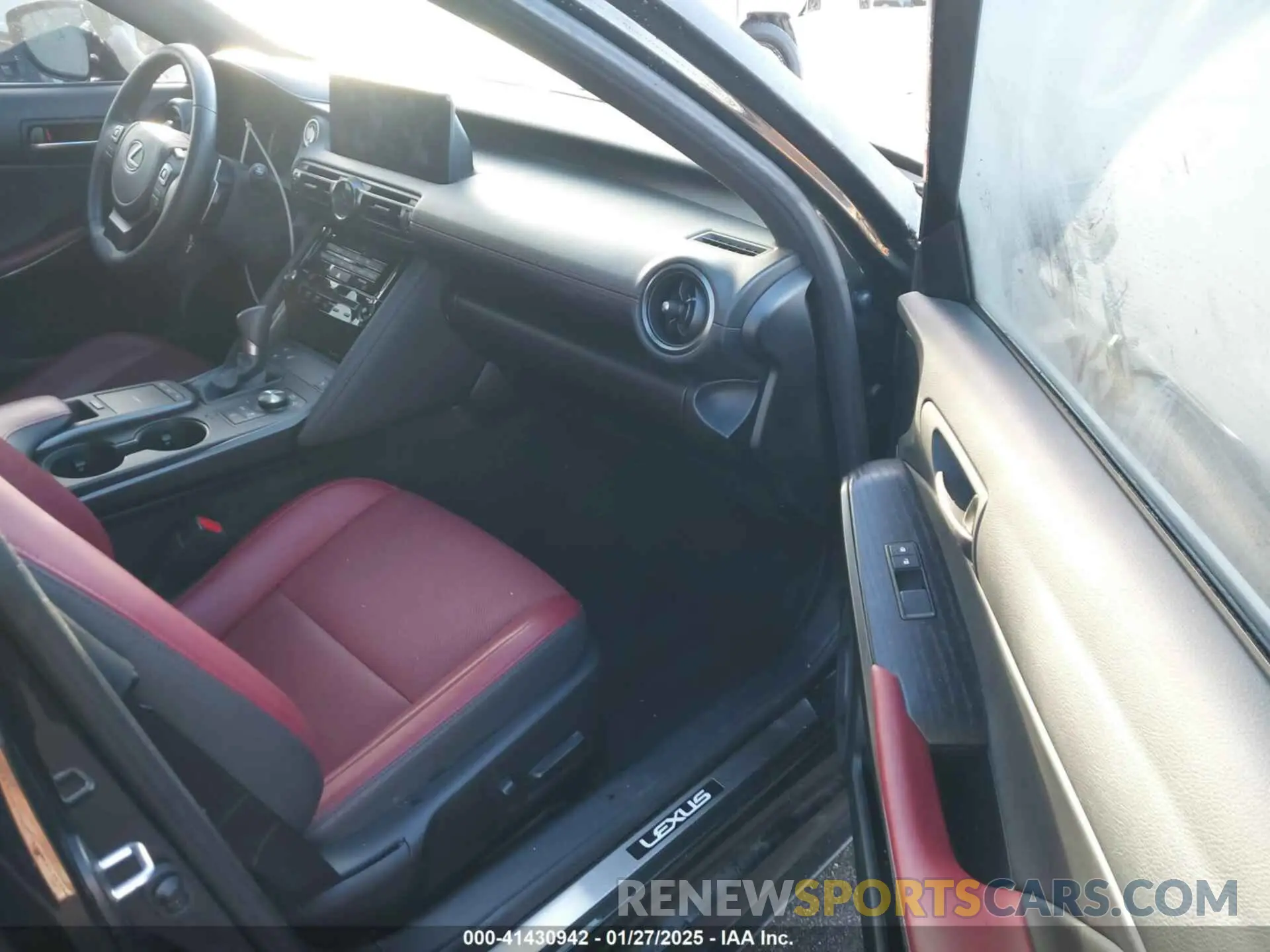 5 fotografías del automóvil dañado JTHDA1D25P5125507 LEXUS IS 300 2023