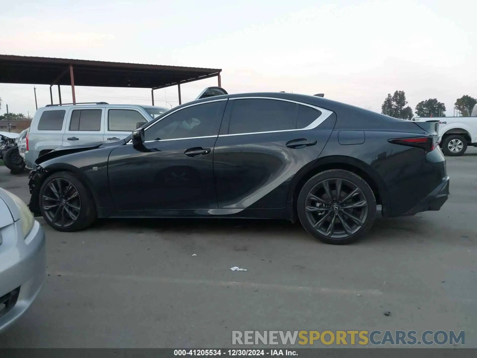 15 fotografías del automóvil dañado JTHB81F21R5053207 LEXUS IS 300 2024