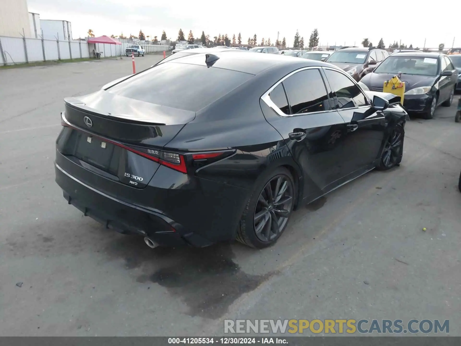 4 fotografías del automóvil dañado JTHB81F21R5053207 LEXUS IS 300 2024