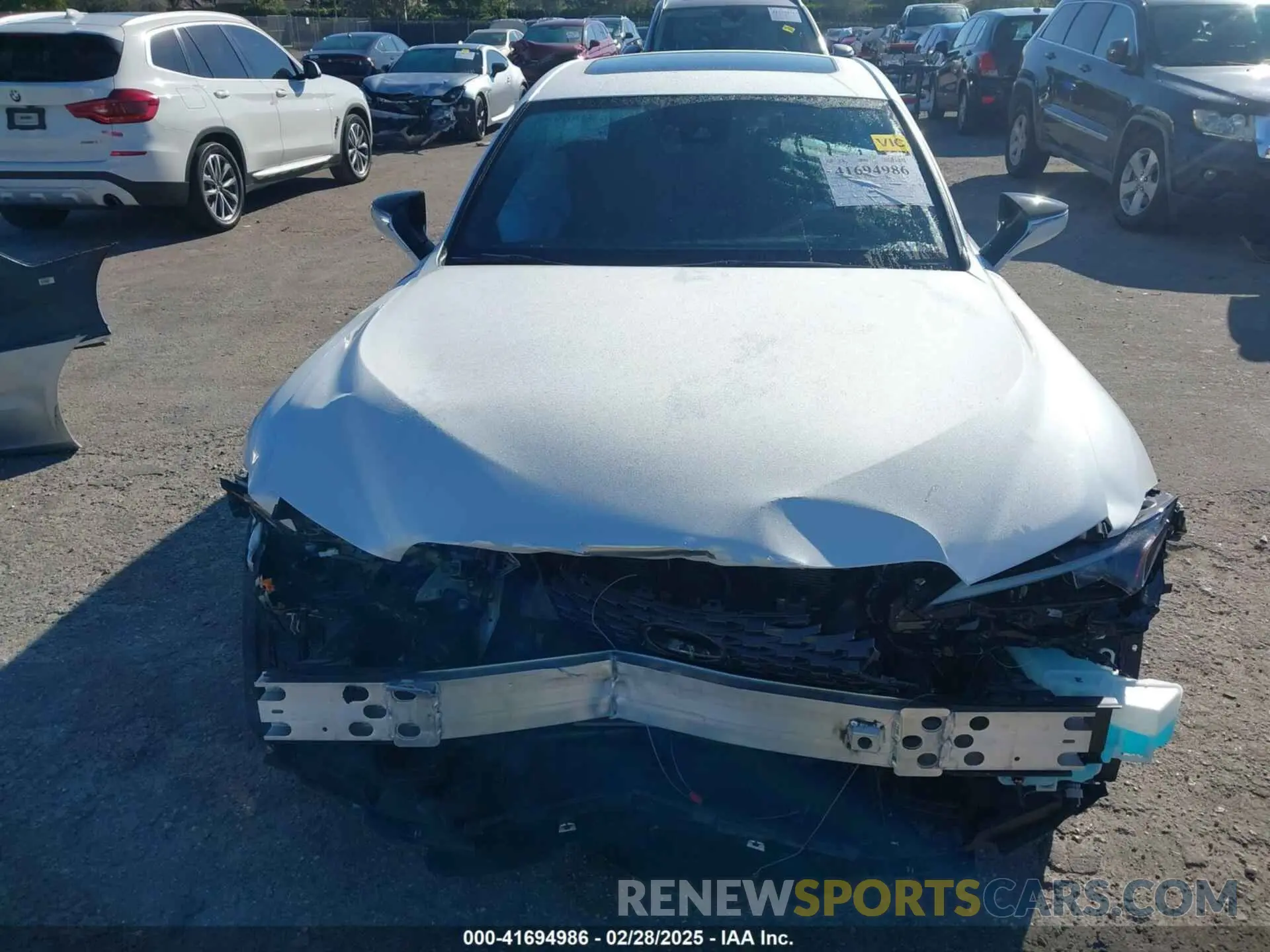 11 fotografías del automóvil dañado JTHCA1D23R5133037 LEXUS IS 300 2024