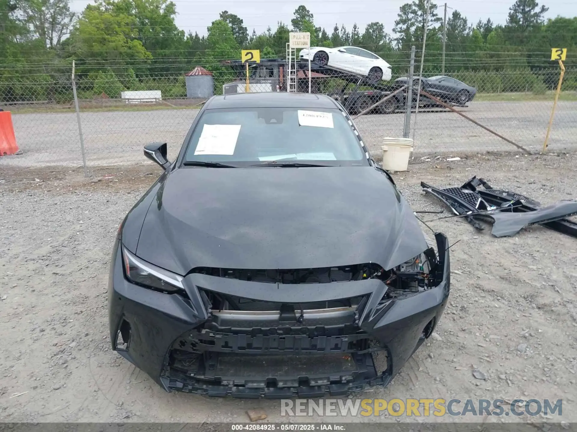 13 fotografías del automóvil dañado JTHCA1D29R5132121 LEXUS IS 300 2024