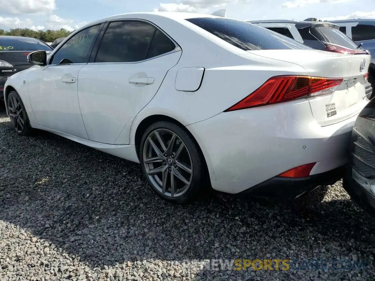 2 fotografías del automóvil dañado JTHGA1D25L5103062 LEXUS IS 300 F S 2020