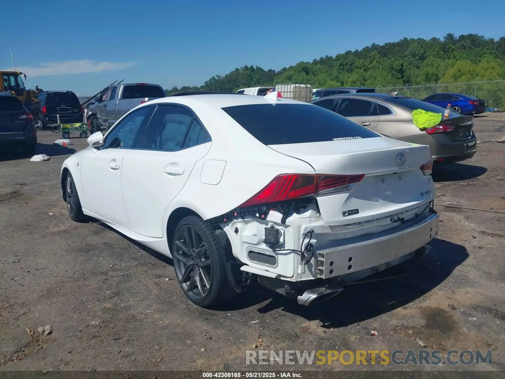 3 fotografías del automóvil dañado JTHBZ1D21K5034050 LEXUS IS 350 2019