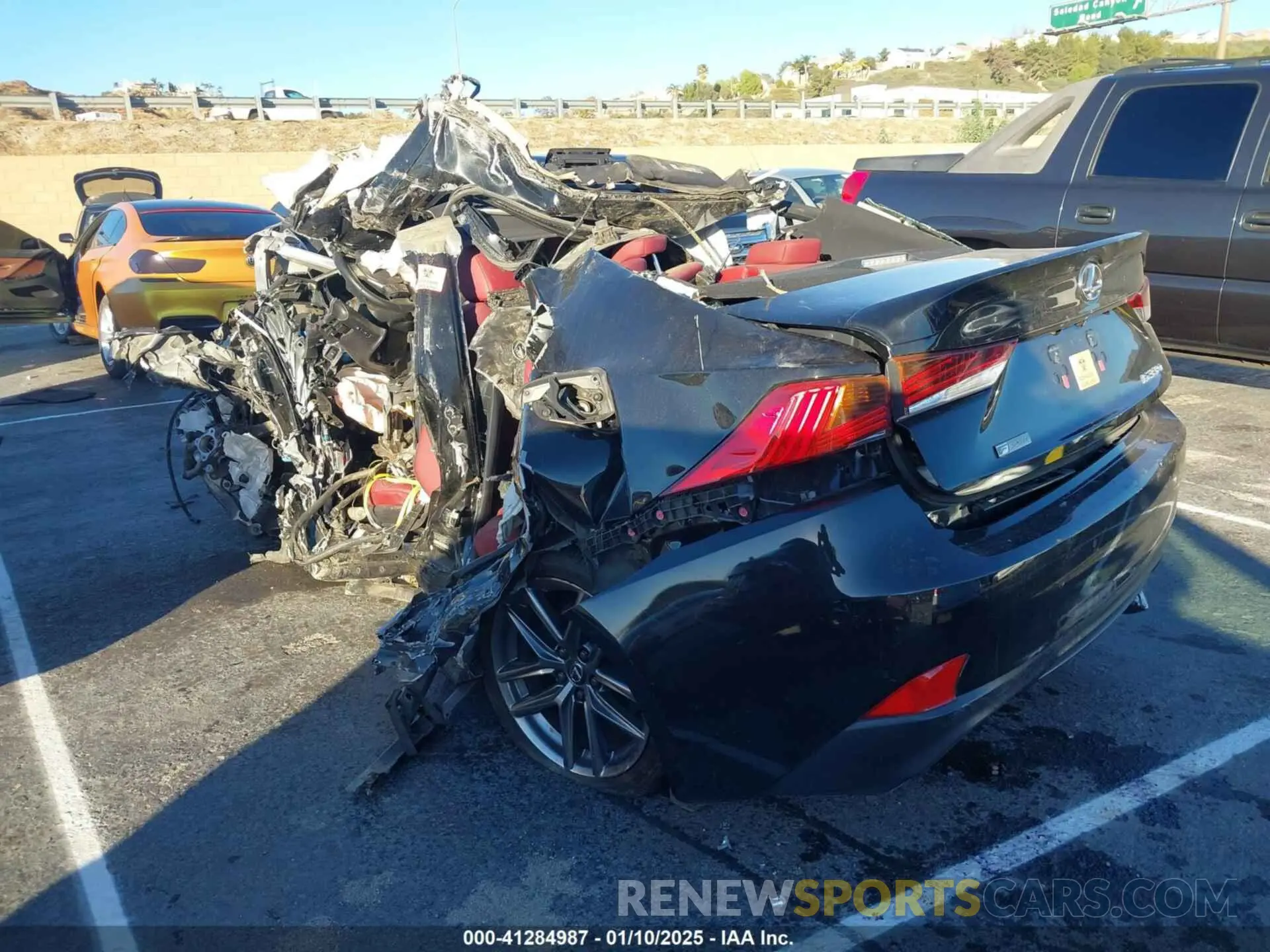3 fotografías del automóvil dañado JTHBZ1D27K5033971 LEXUS IS 350 2019