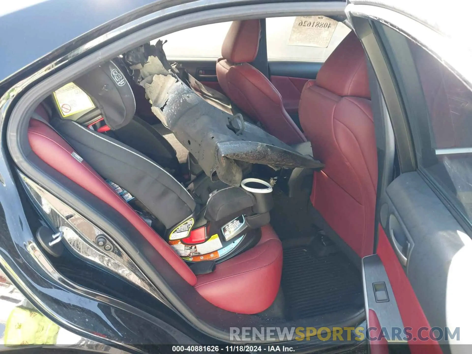 8 fotografías del automóvil dañado JTHCZ1D25K5016624 LEXUS IS 350 2019